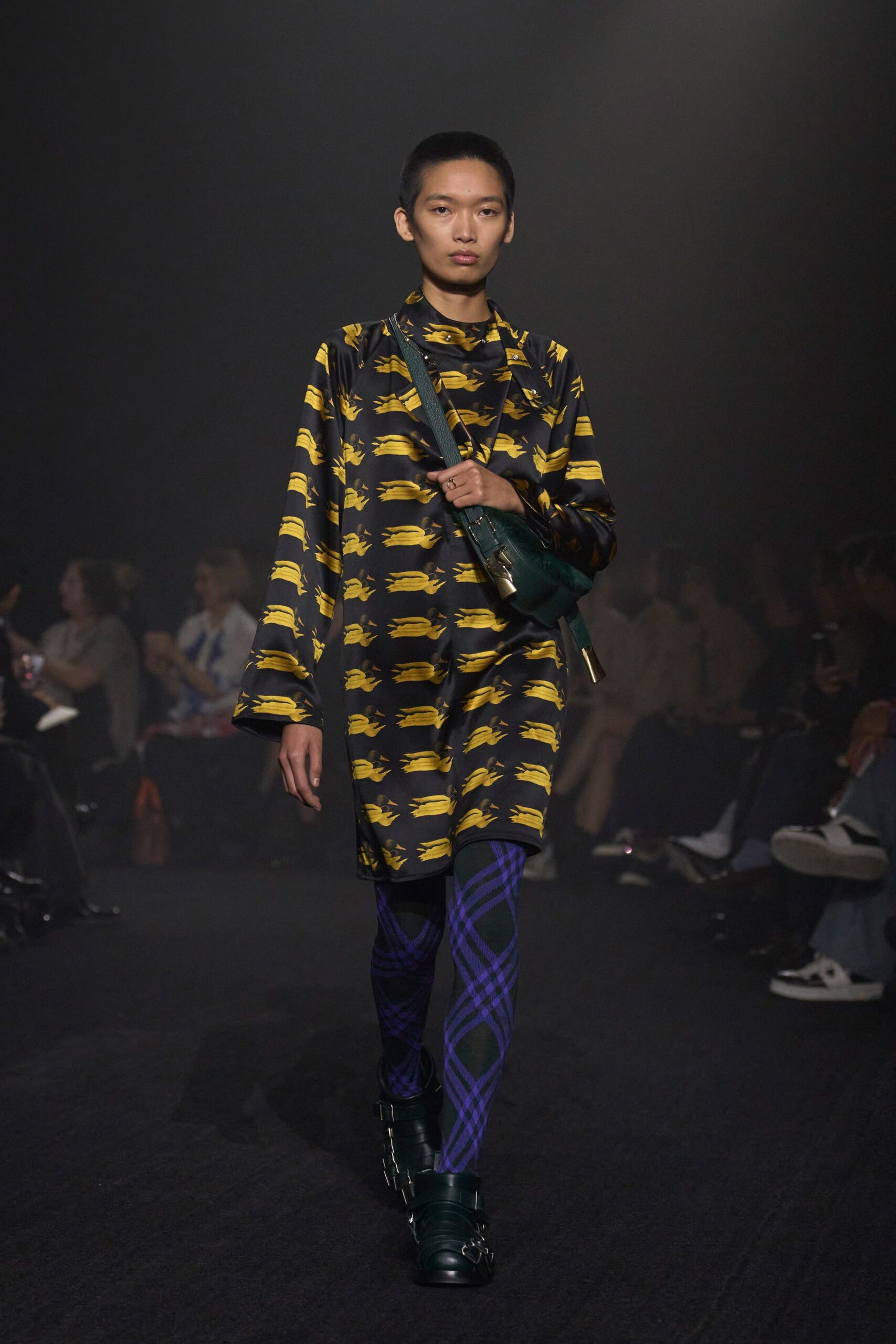 Burberry F/W 23 Look 368
