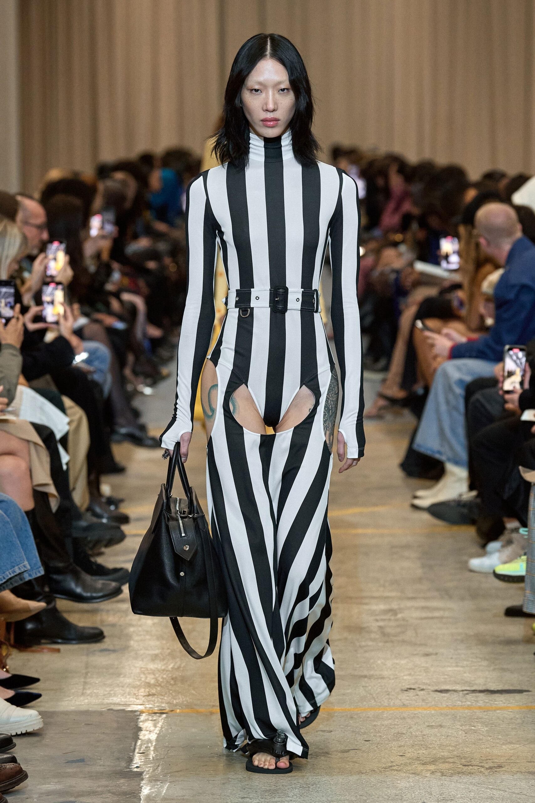 Burberry S/S 23 Look 355