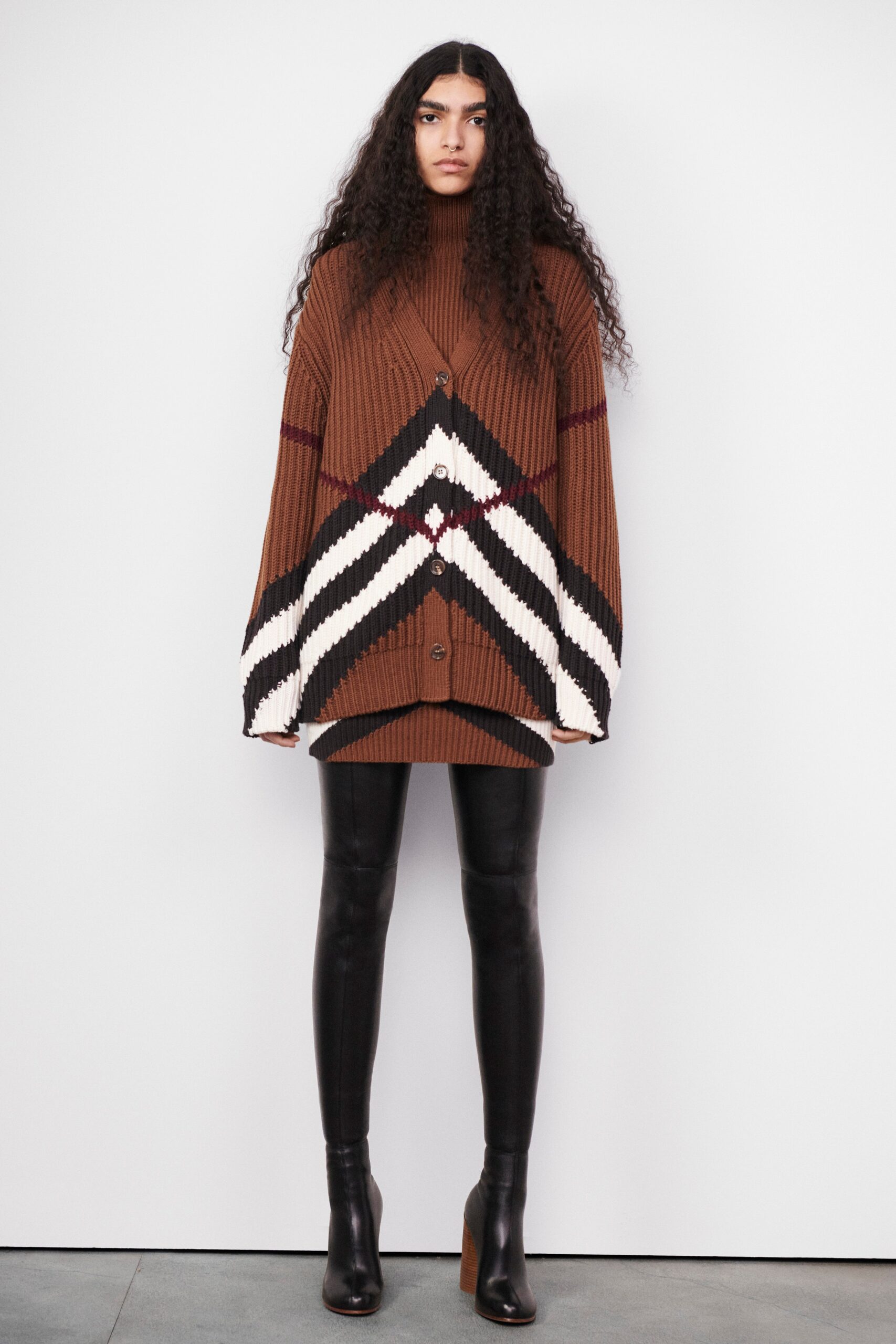 Burberry F/W 22 Look 382