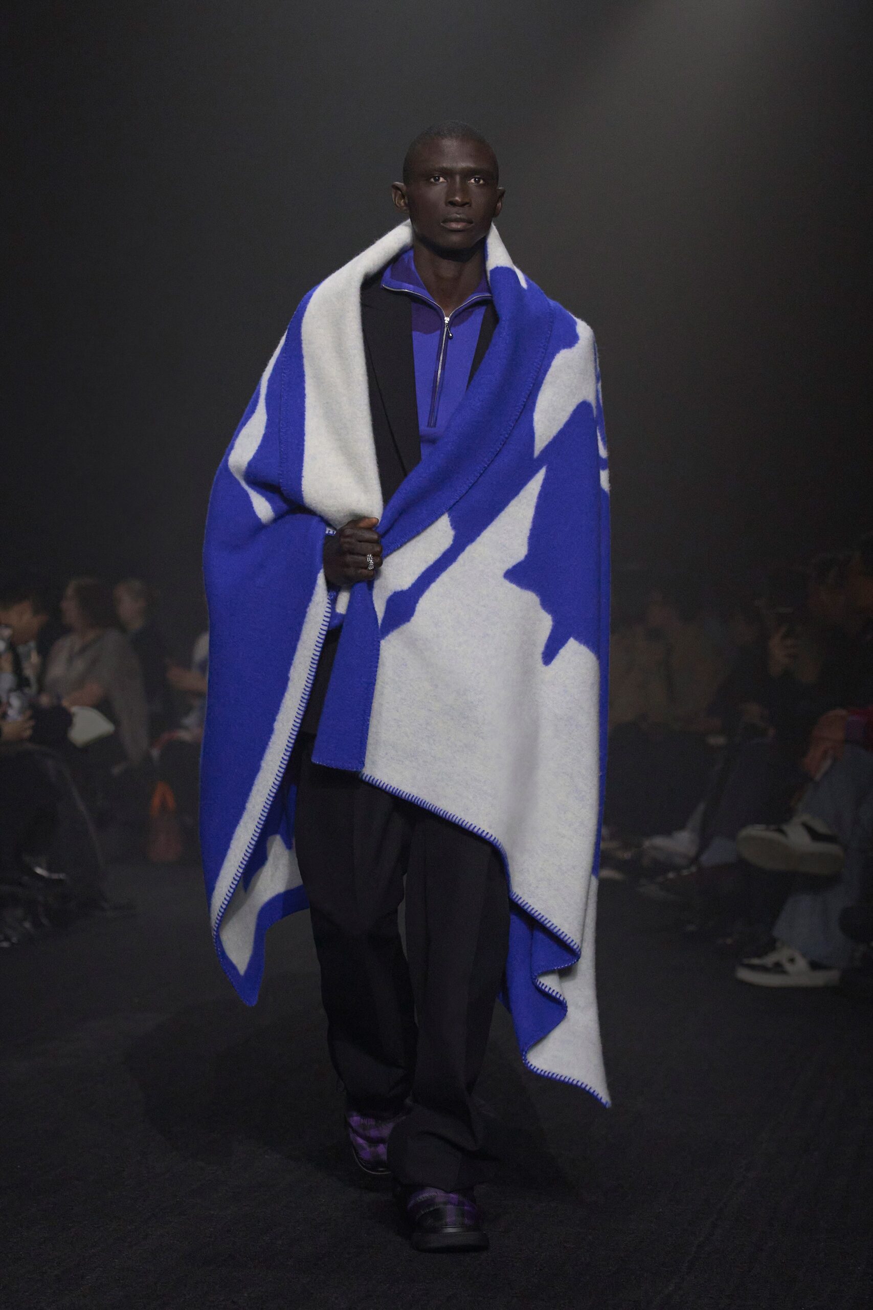 Burberry F/W 23 Look 372