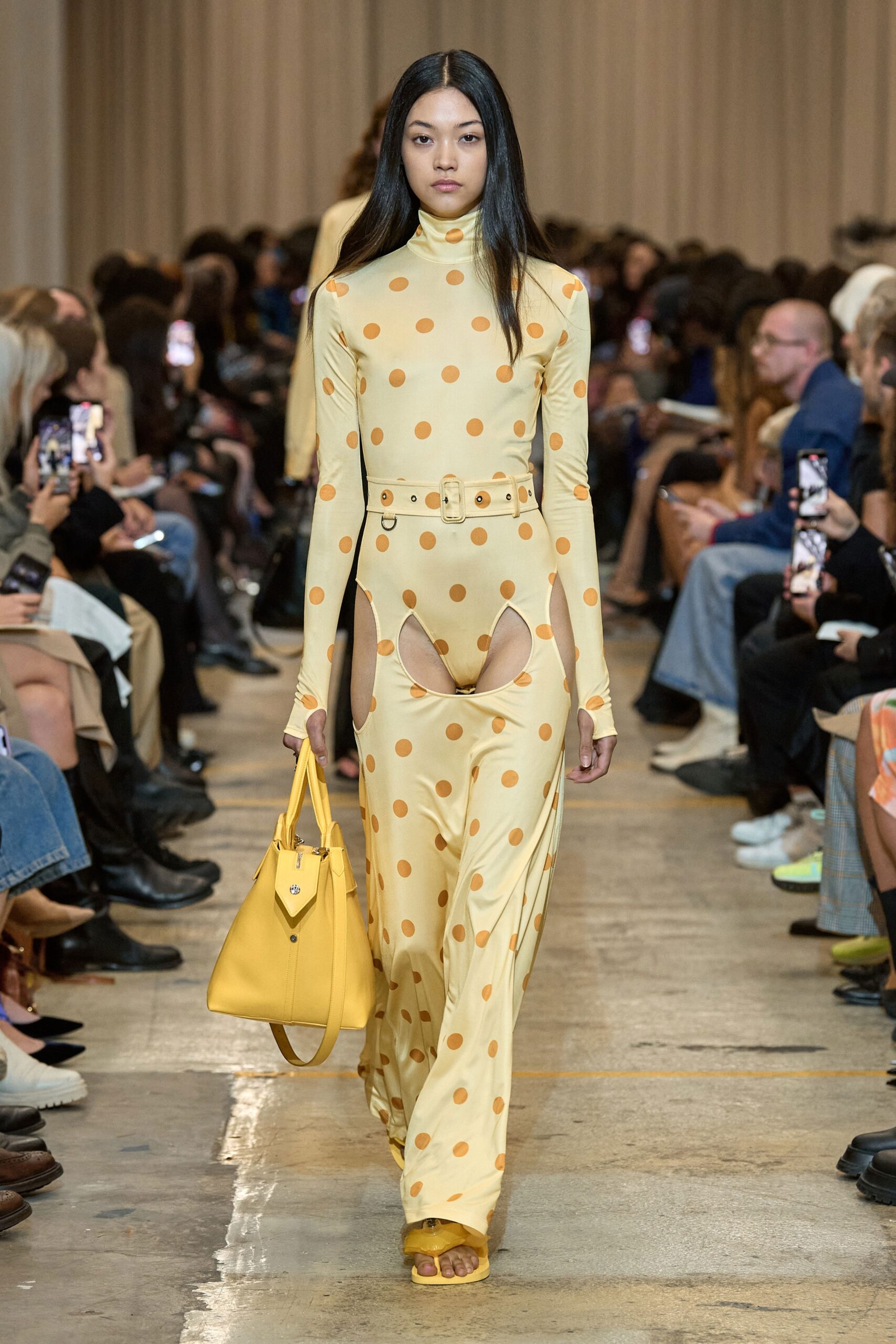Burberry S/S 23 Look 359