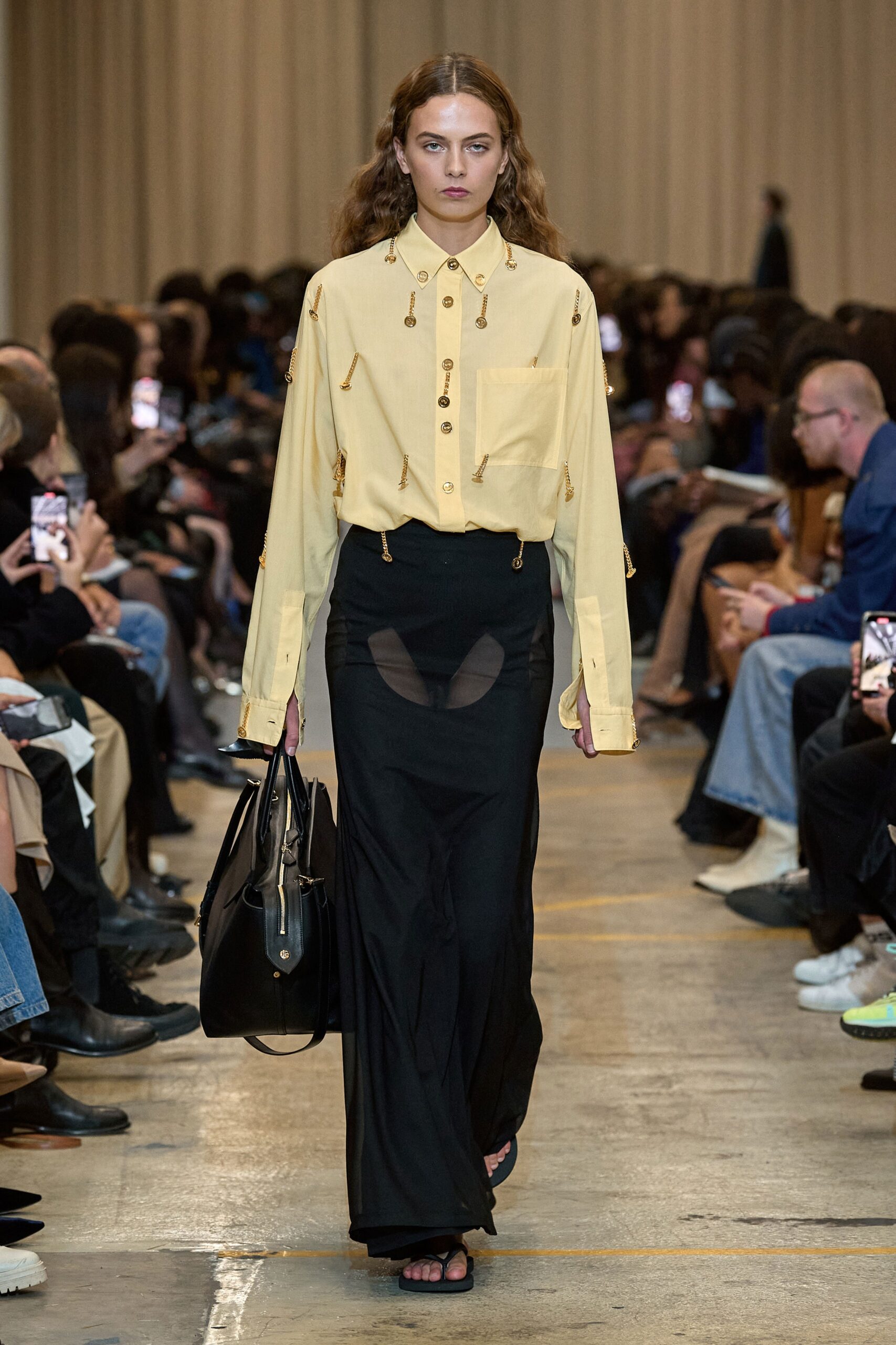 Burberry S/S 23 Look 375
