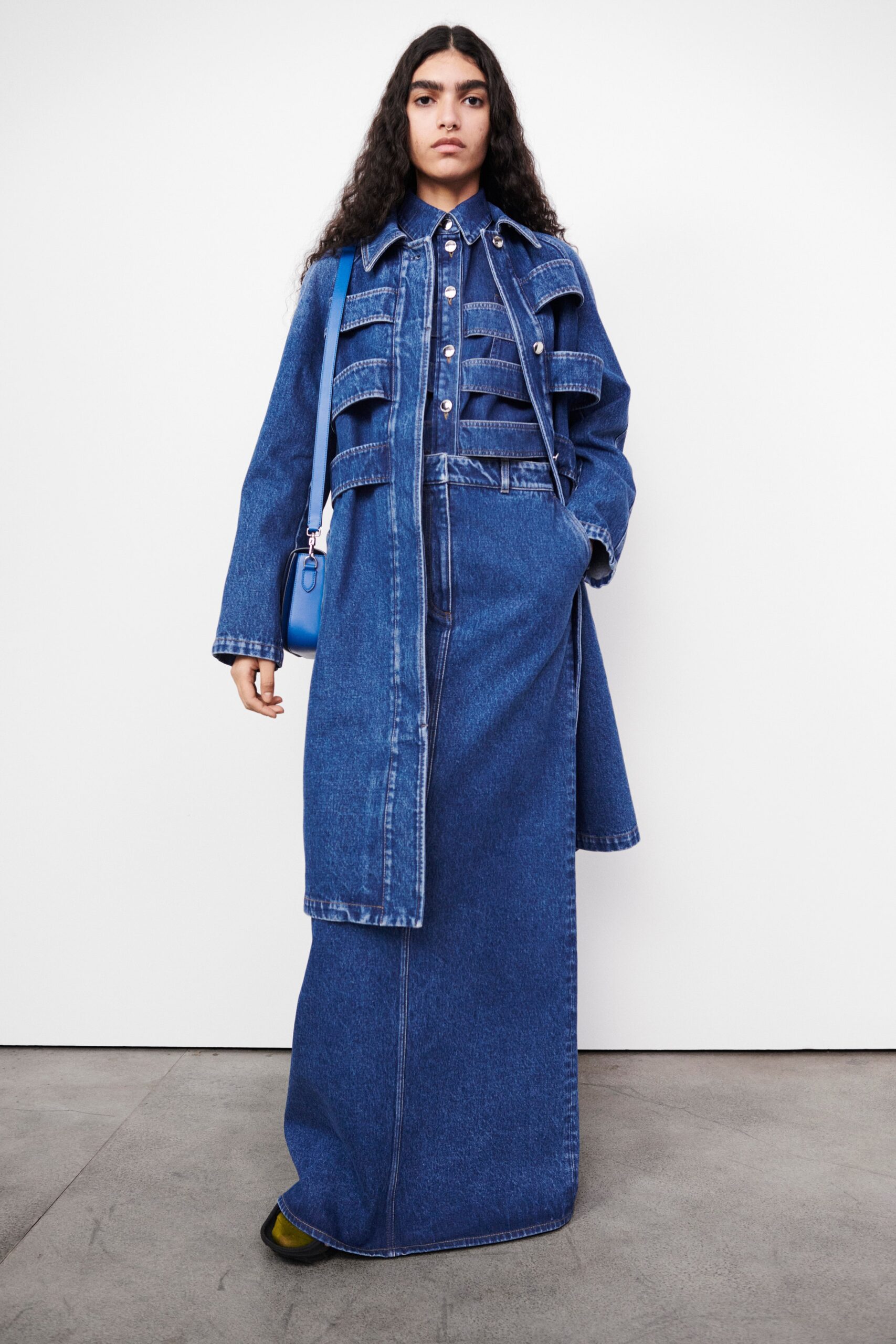 Burberry F/W 22 Look 421