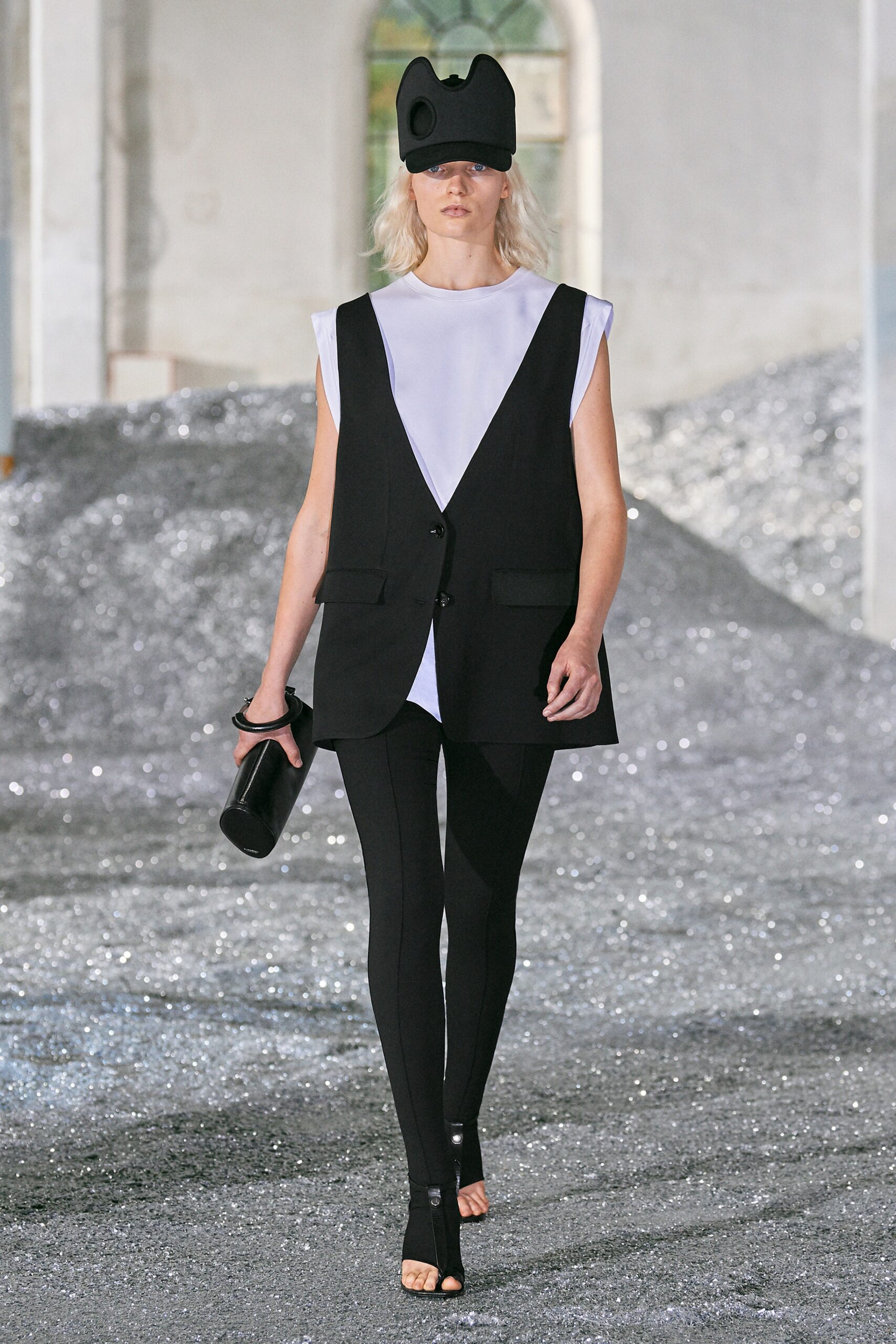Burberry S/S 22 Look 408