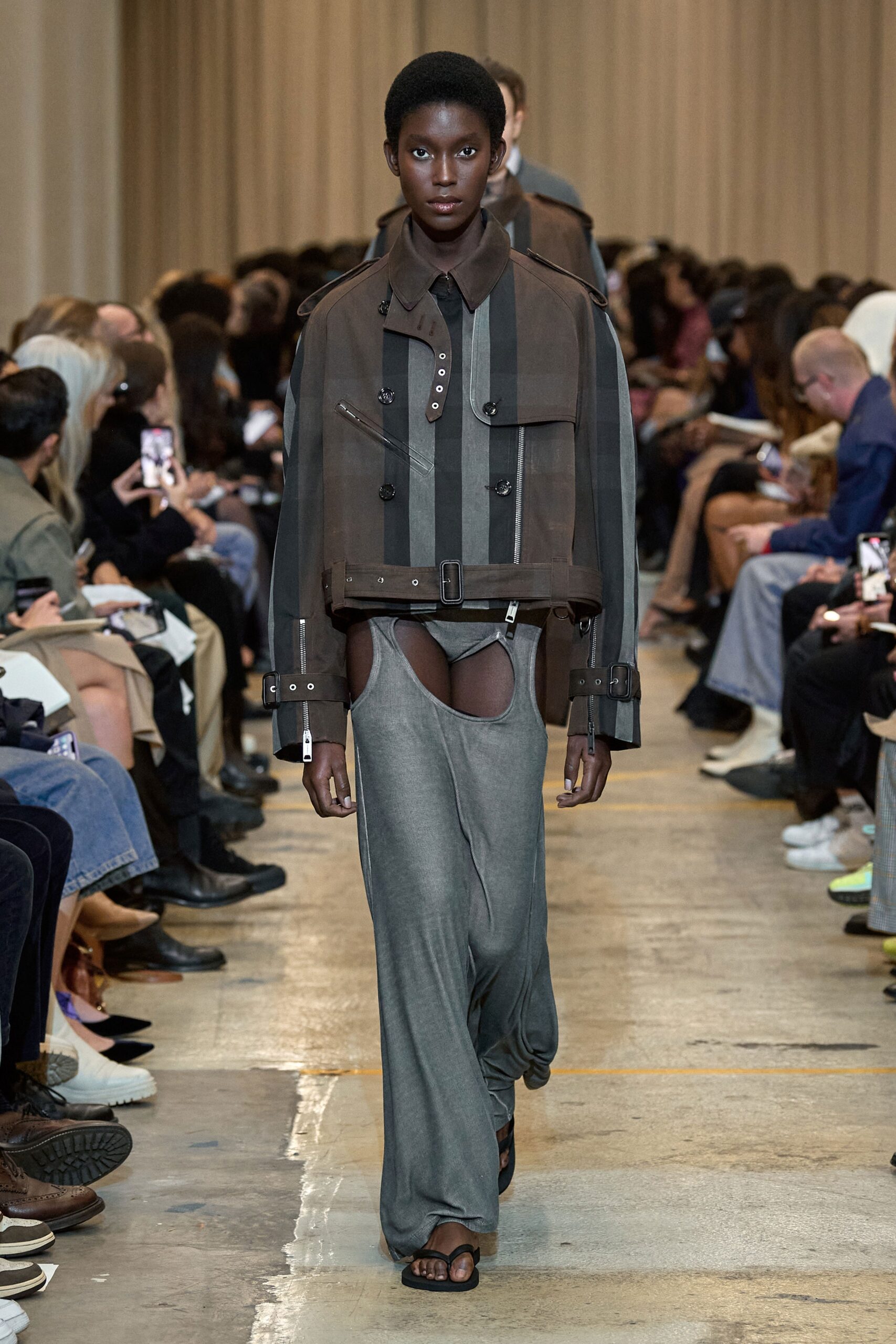 Burberry S/S 23 Look 424