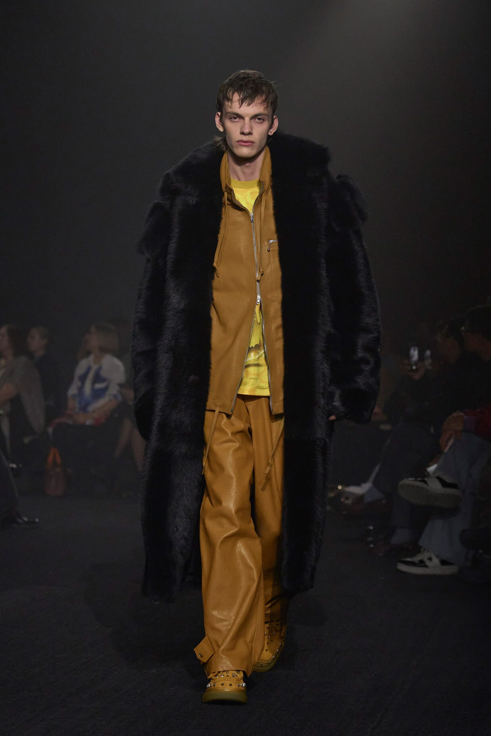Burberry F/W 23 Look 431