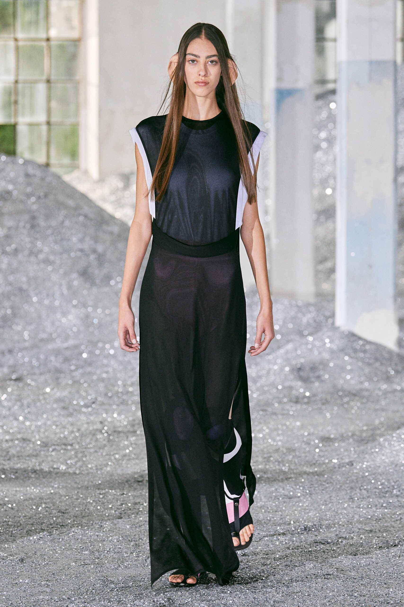 Burberry S/S 22 Look 457