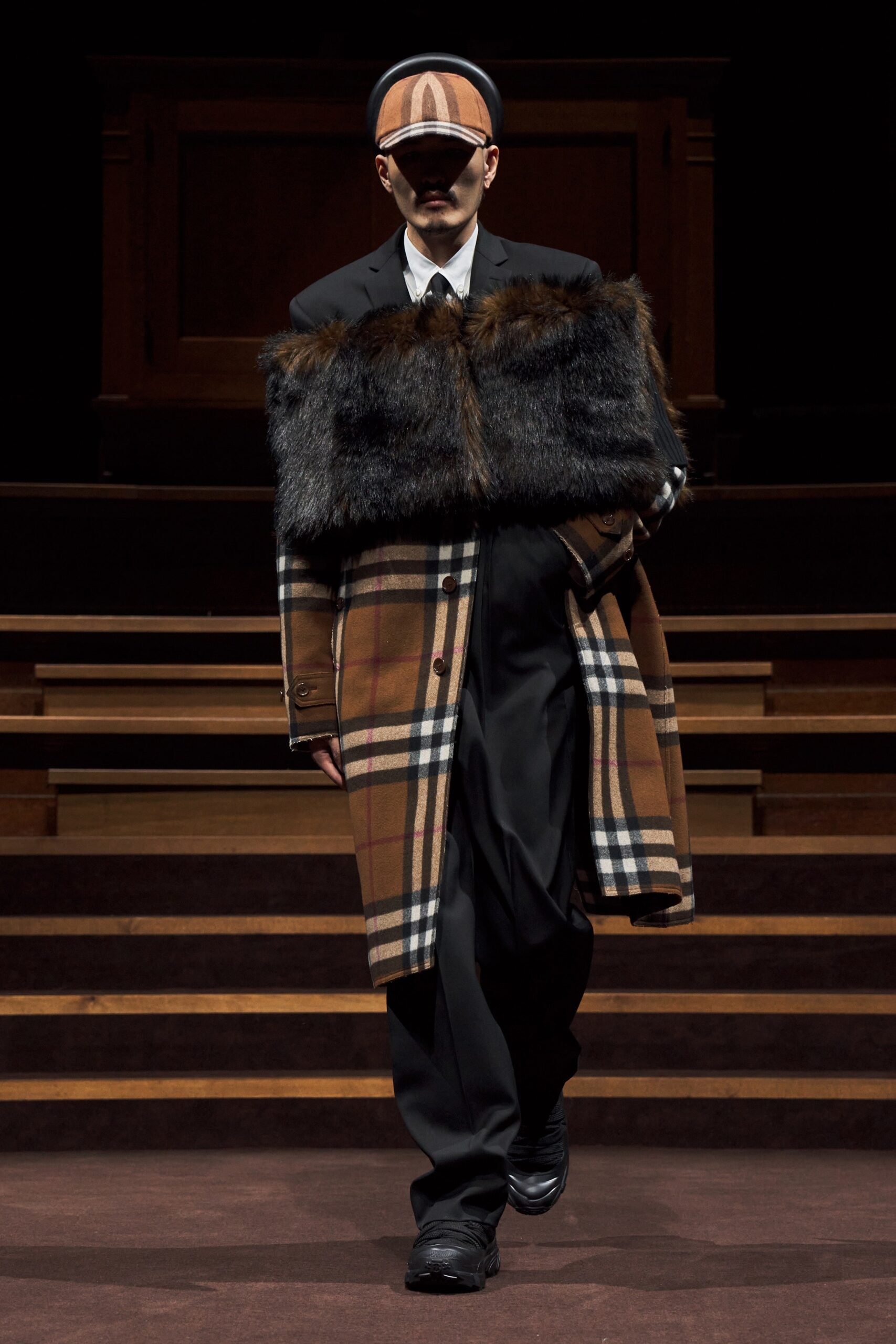 Burberry F/W 22 Menswear Look 550