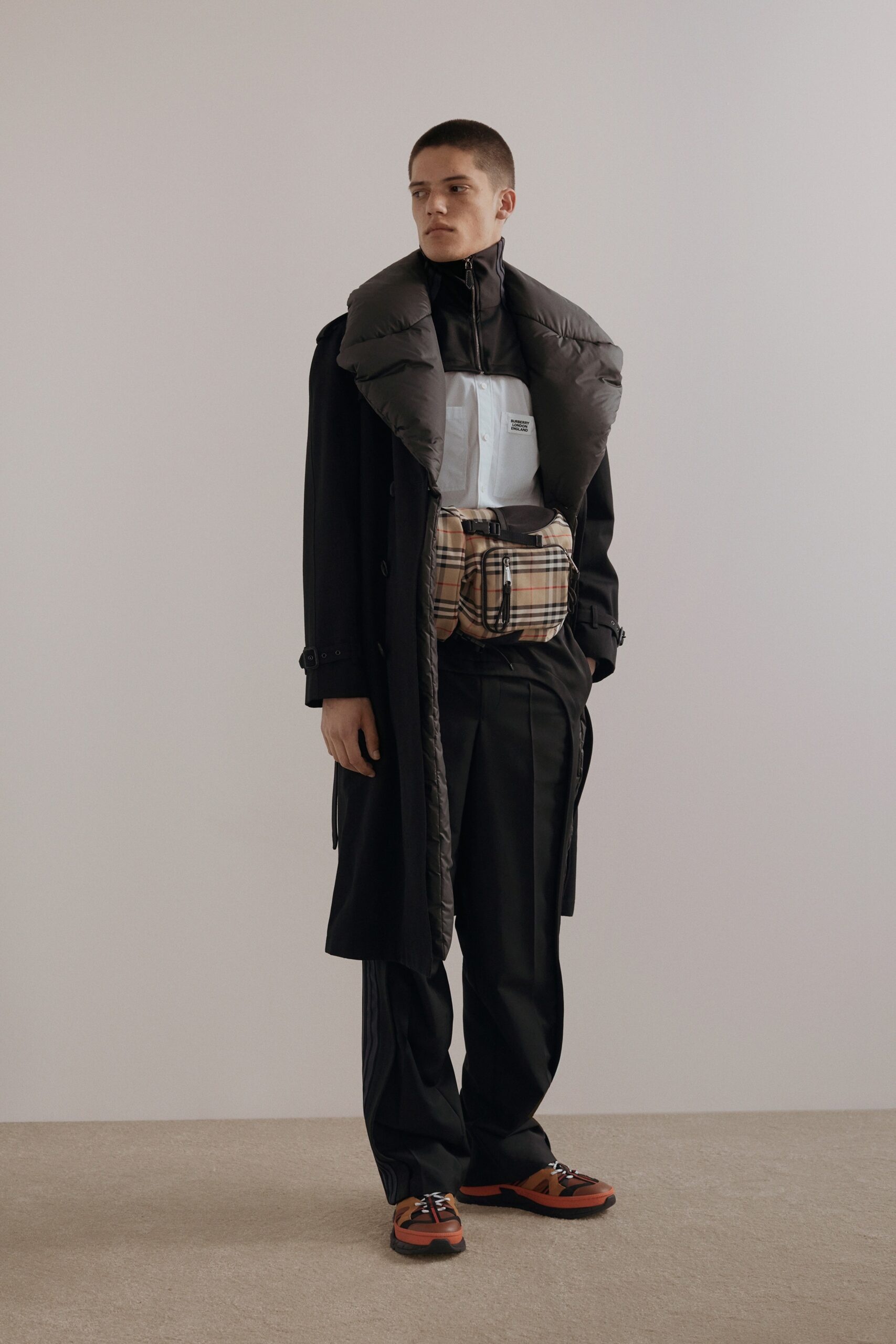 Burberry F/W 19 Look 497