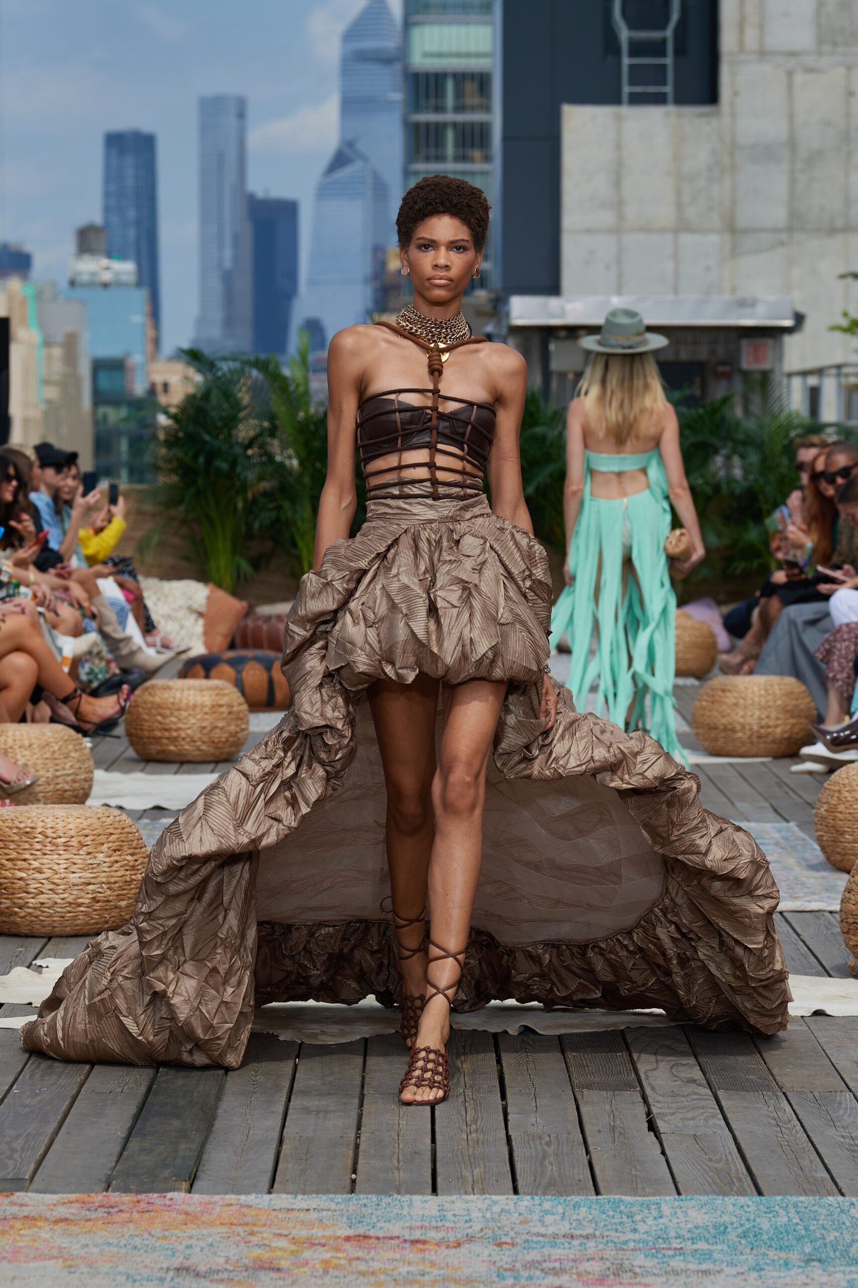 Bronx and Banco S/S 22 Look 487