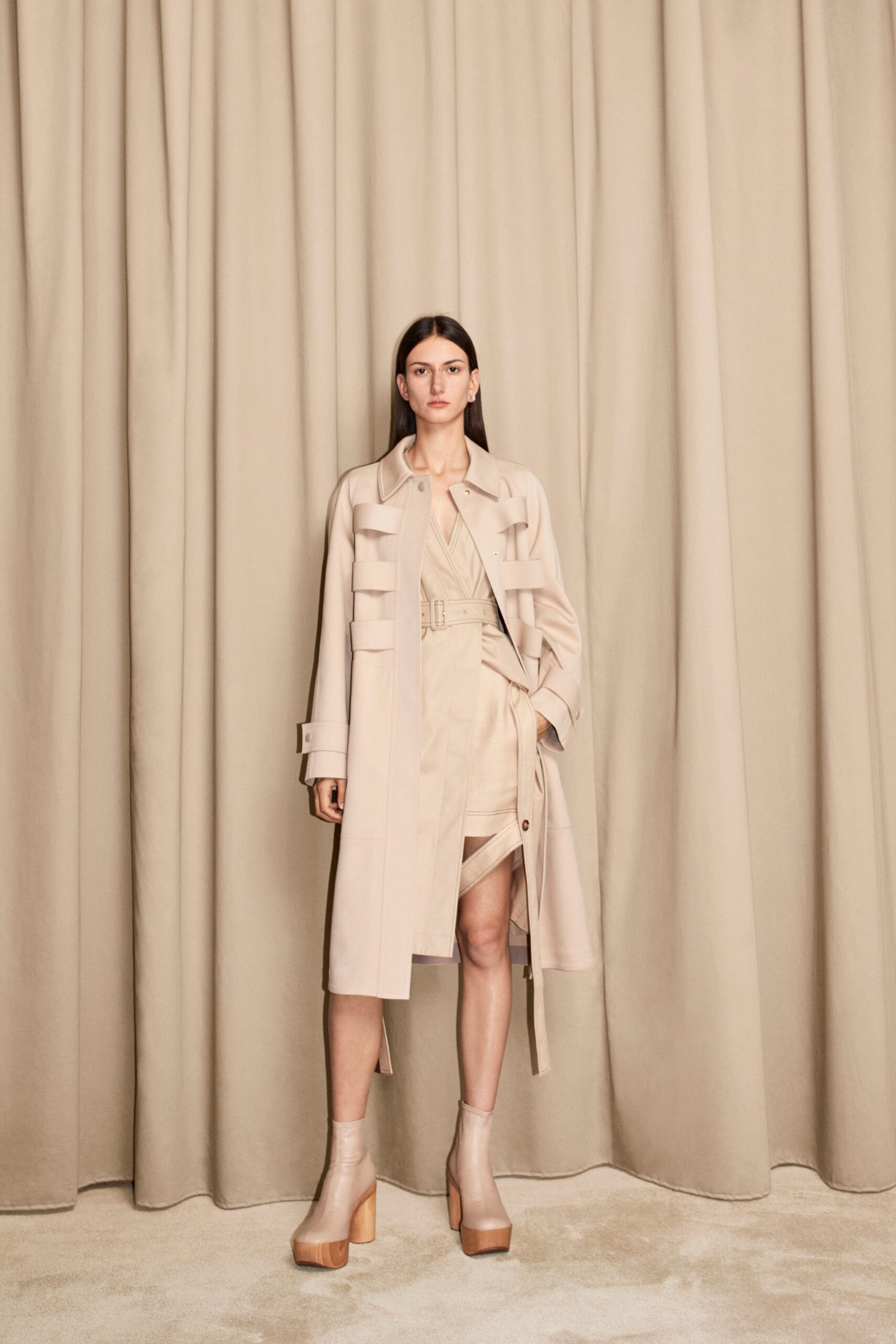 Burberry Resort 22 Look 487