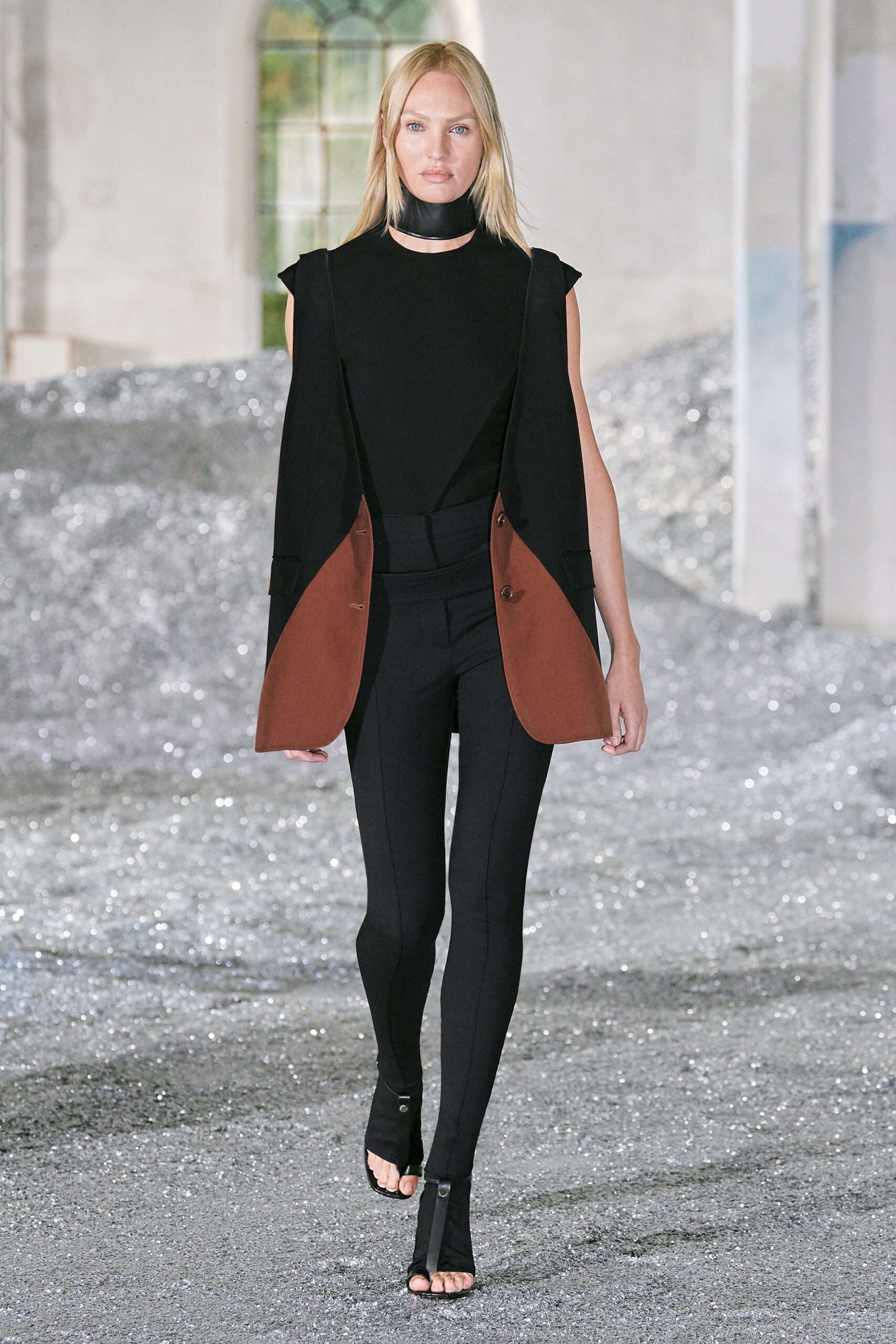 Burberry S/S 22 Look 473