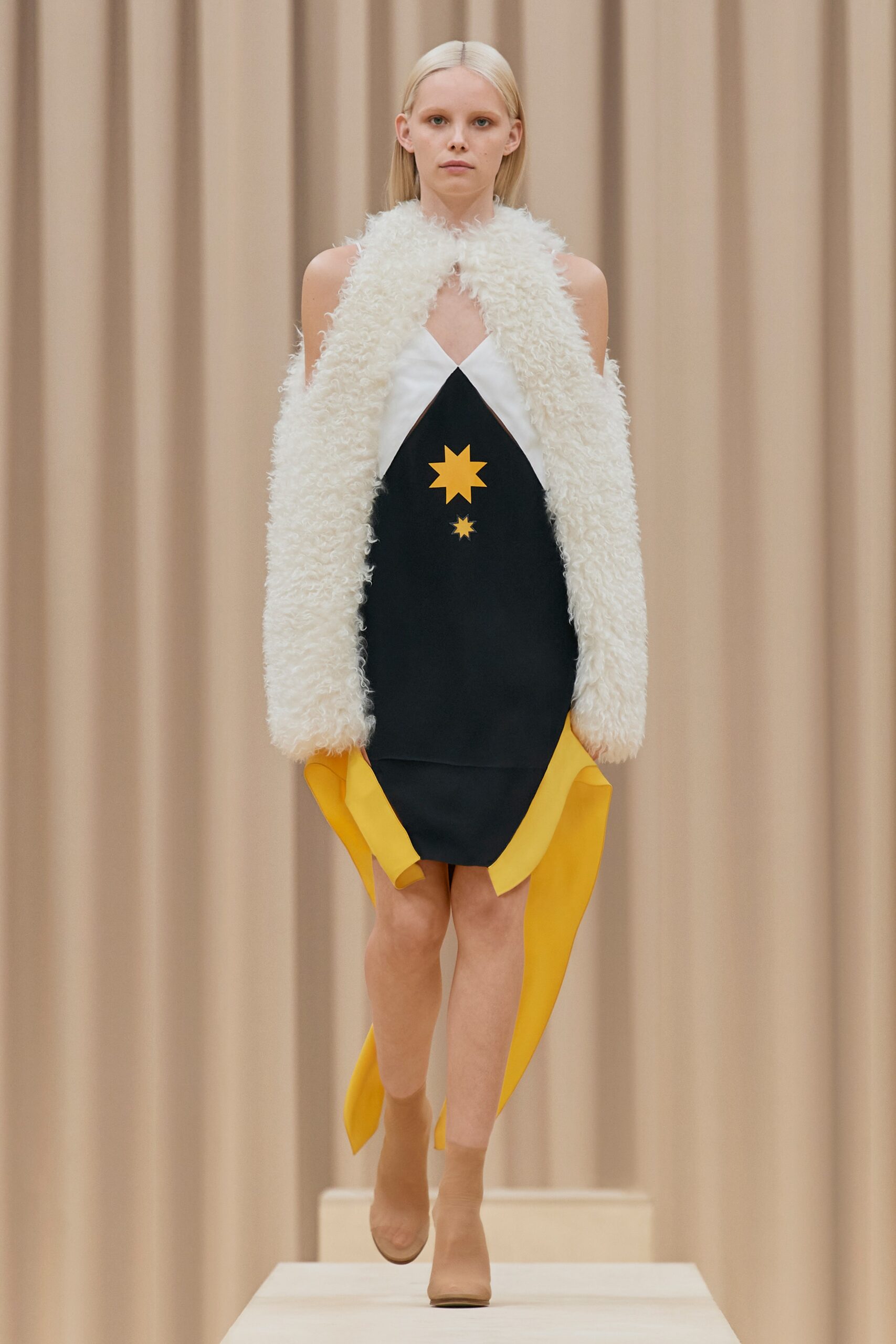 Burberry F/W 21 Look 565