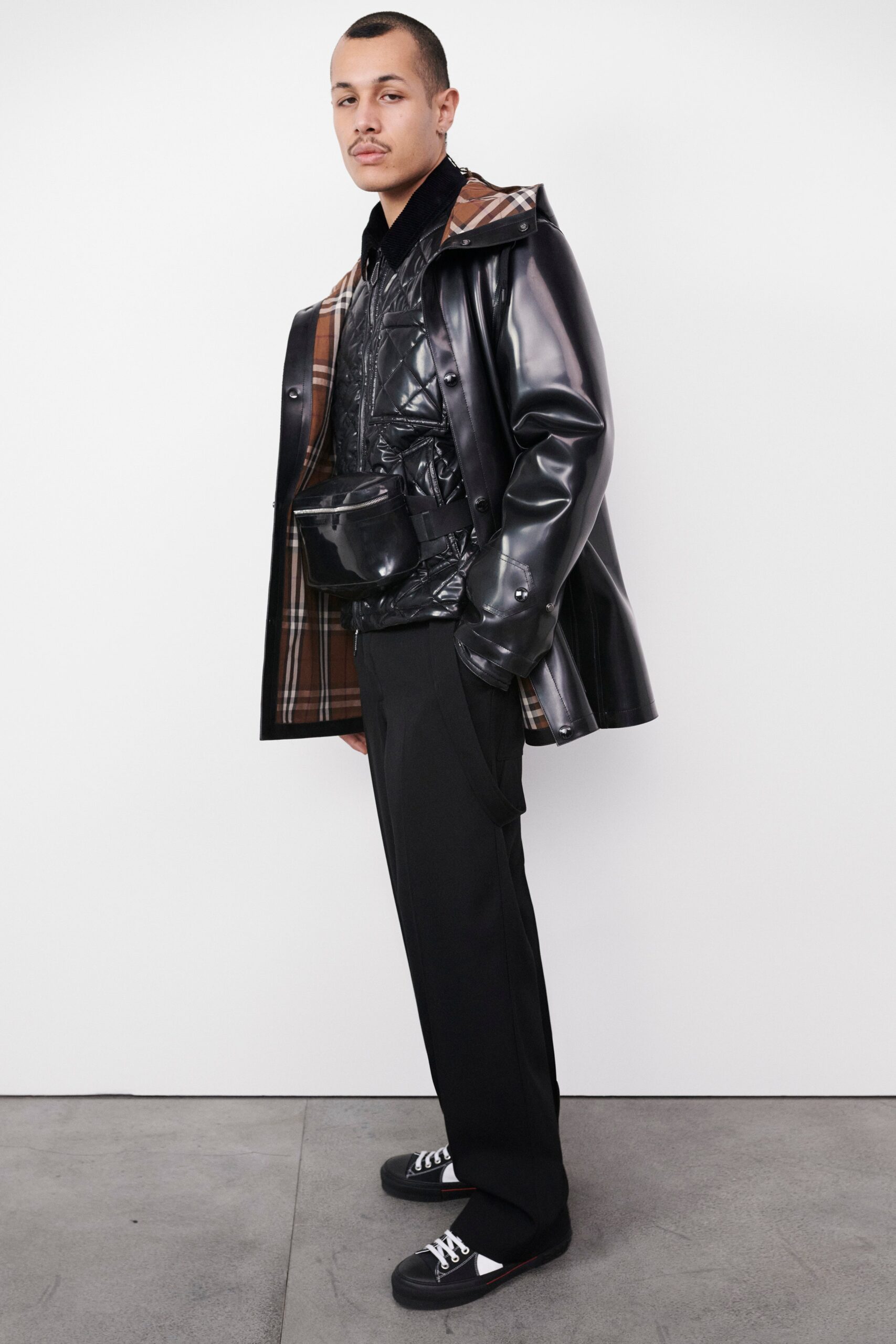 Burberry F/W 22 Look 522