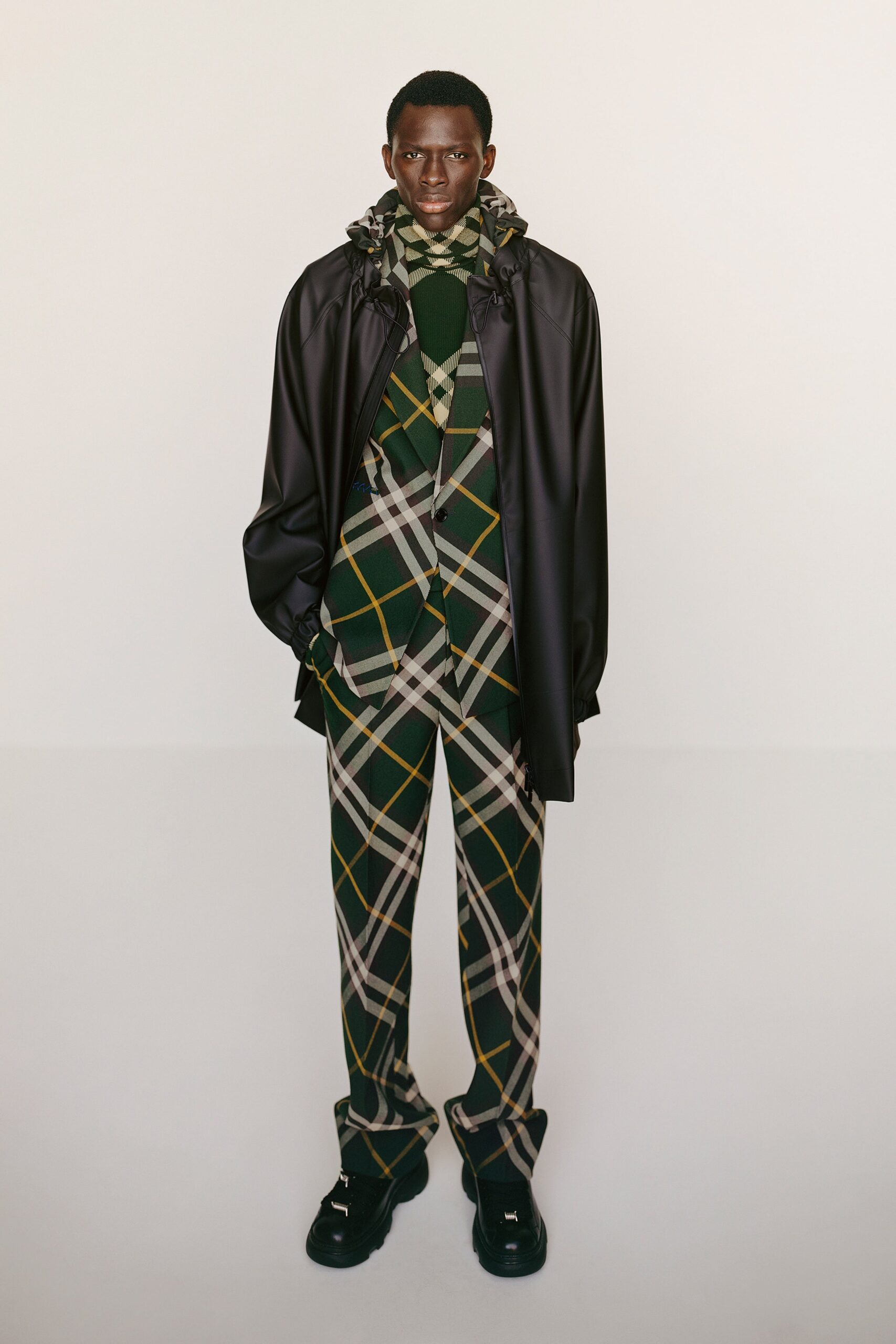Burberry Resort 24 Look 489