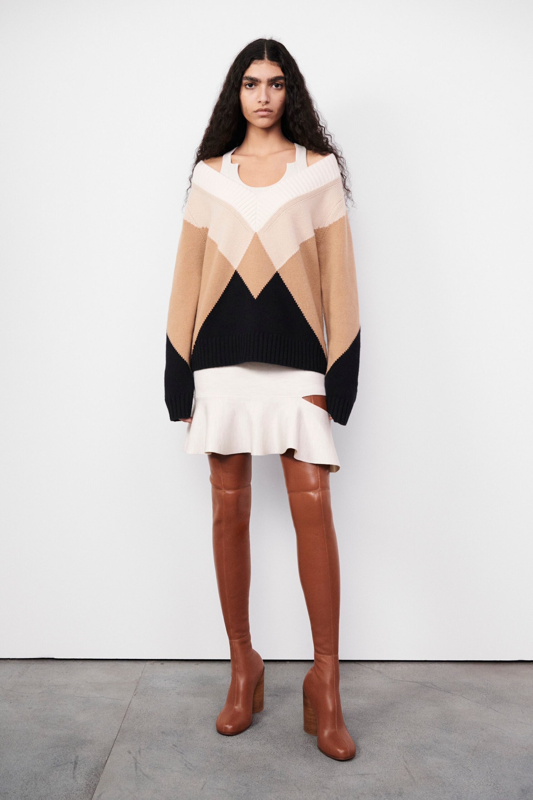 Burberry F/W 22 Look 537