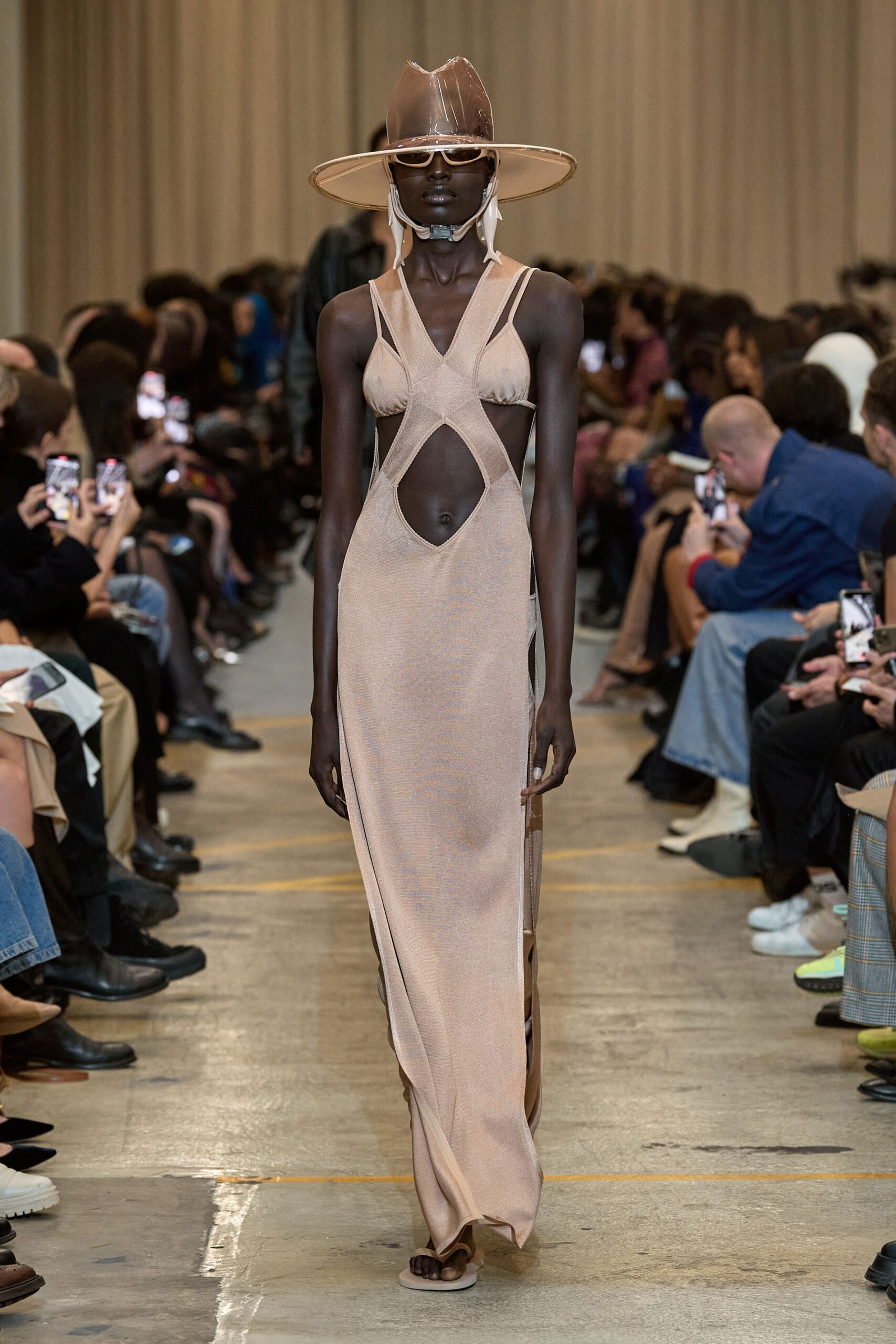 Burberry S/S 23 Look 492