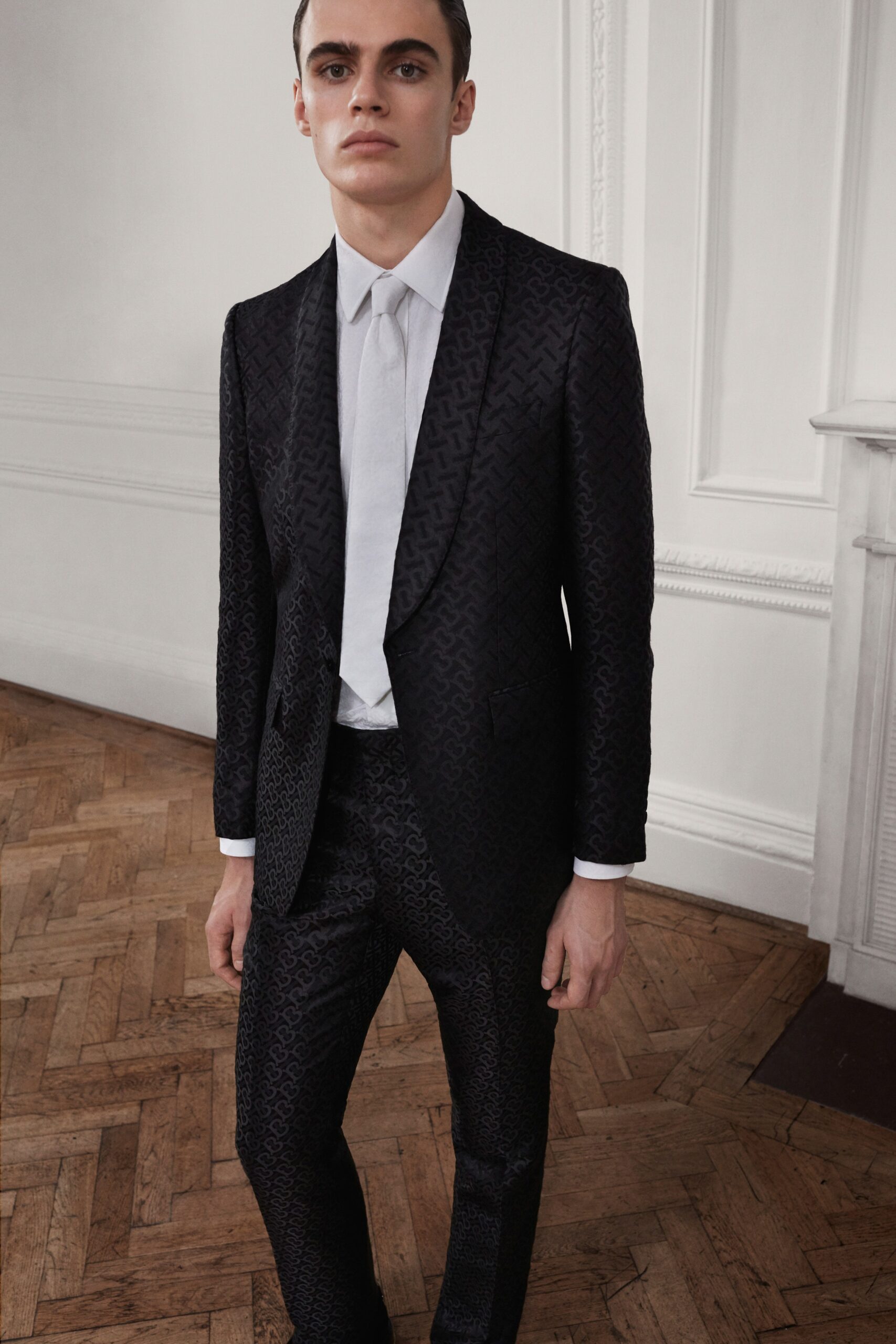 Burberry F/W 19 Look 571