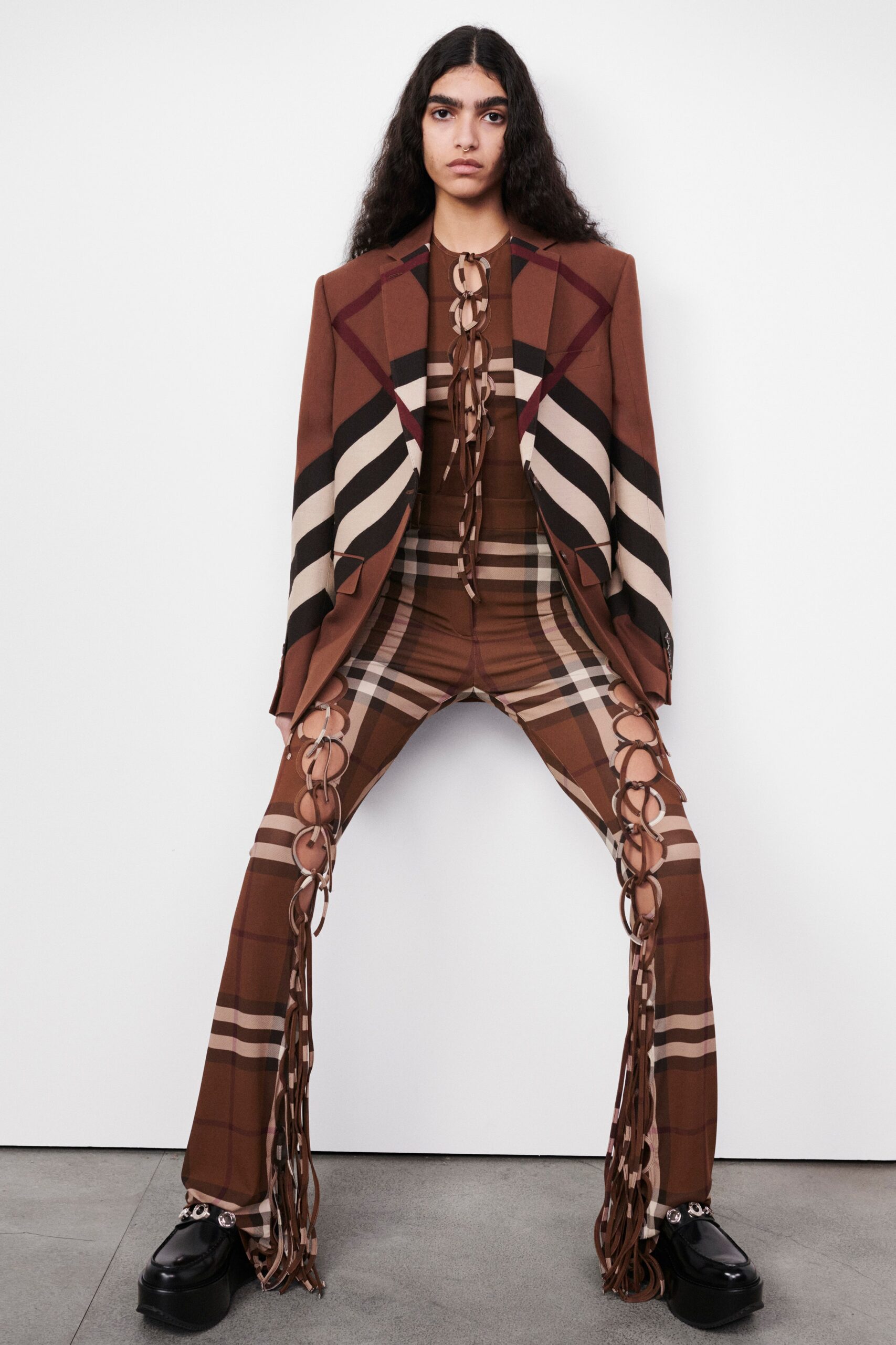 Burberry F/W 22 Look 578