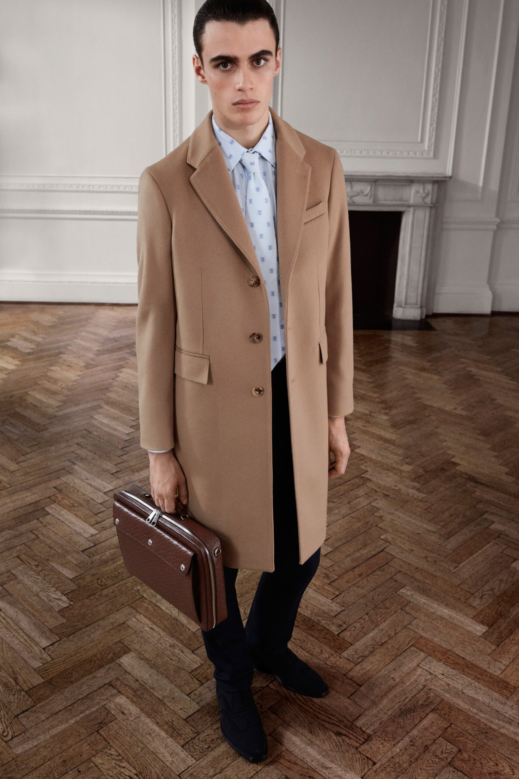Burberry F/W 19 Look 605