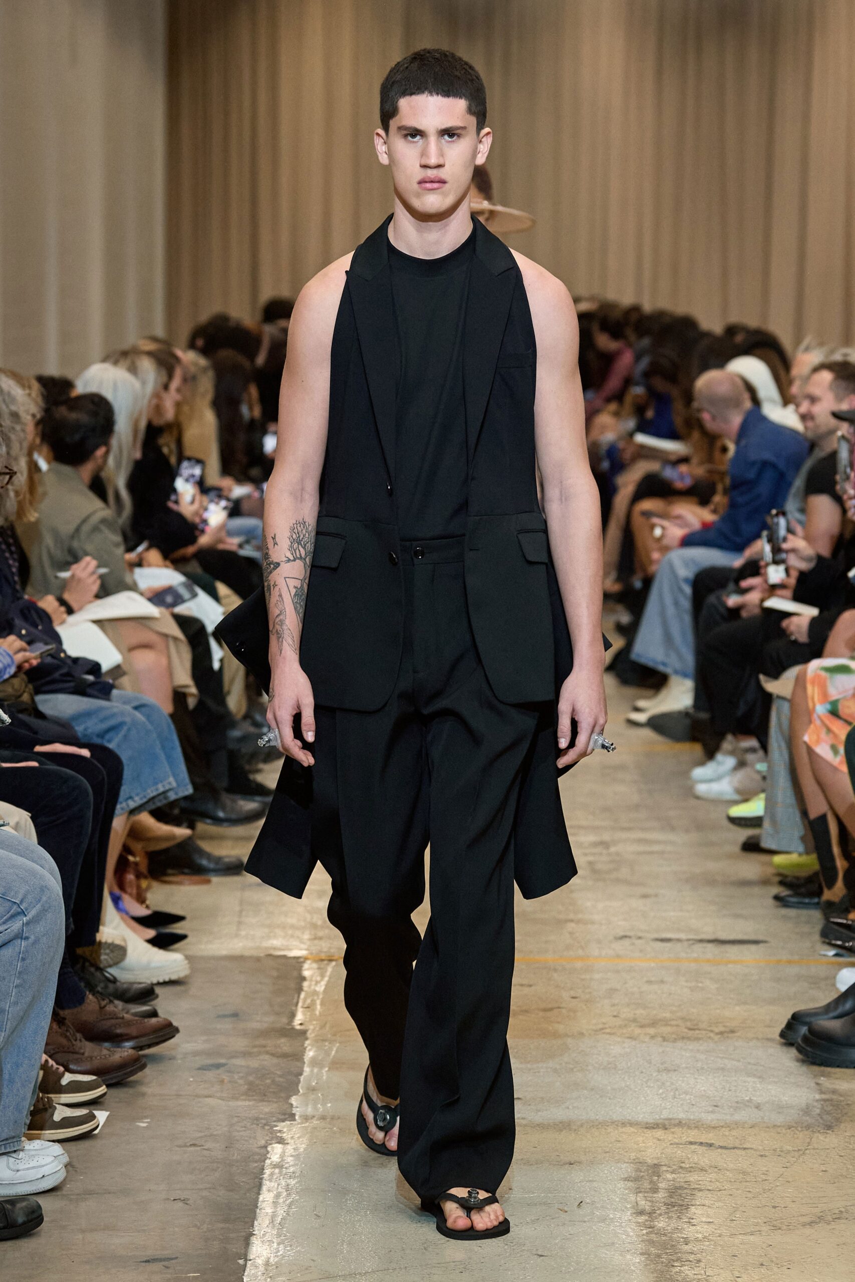Burberry S/S 23 Look 534