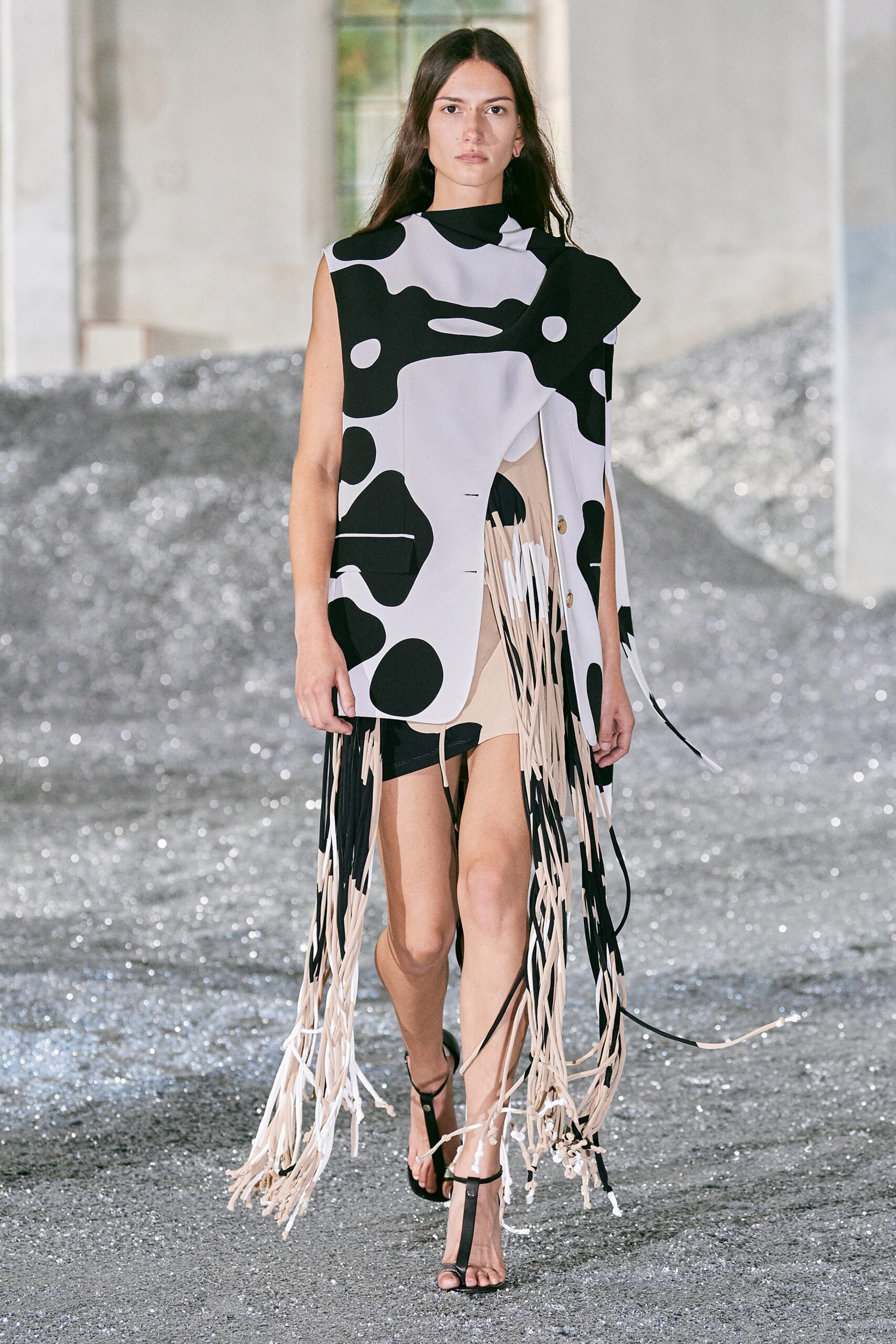 Burberry S/S 22 Look 564