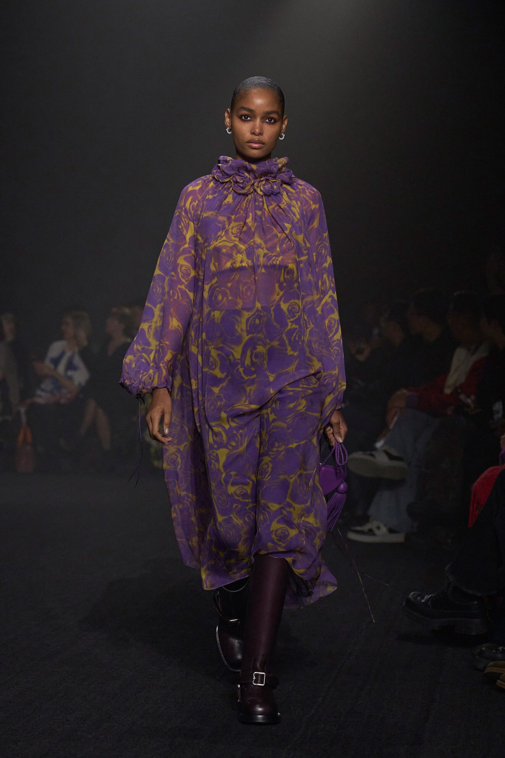 Burberry F/W 23 Look 552