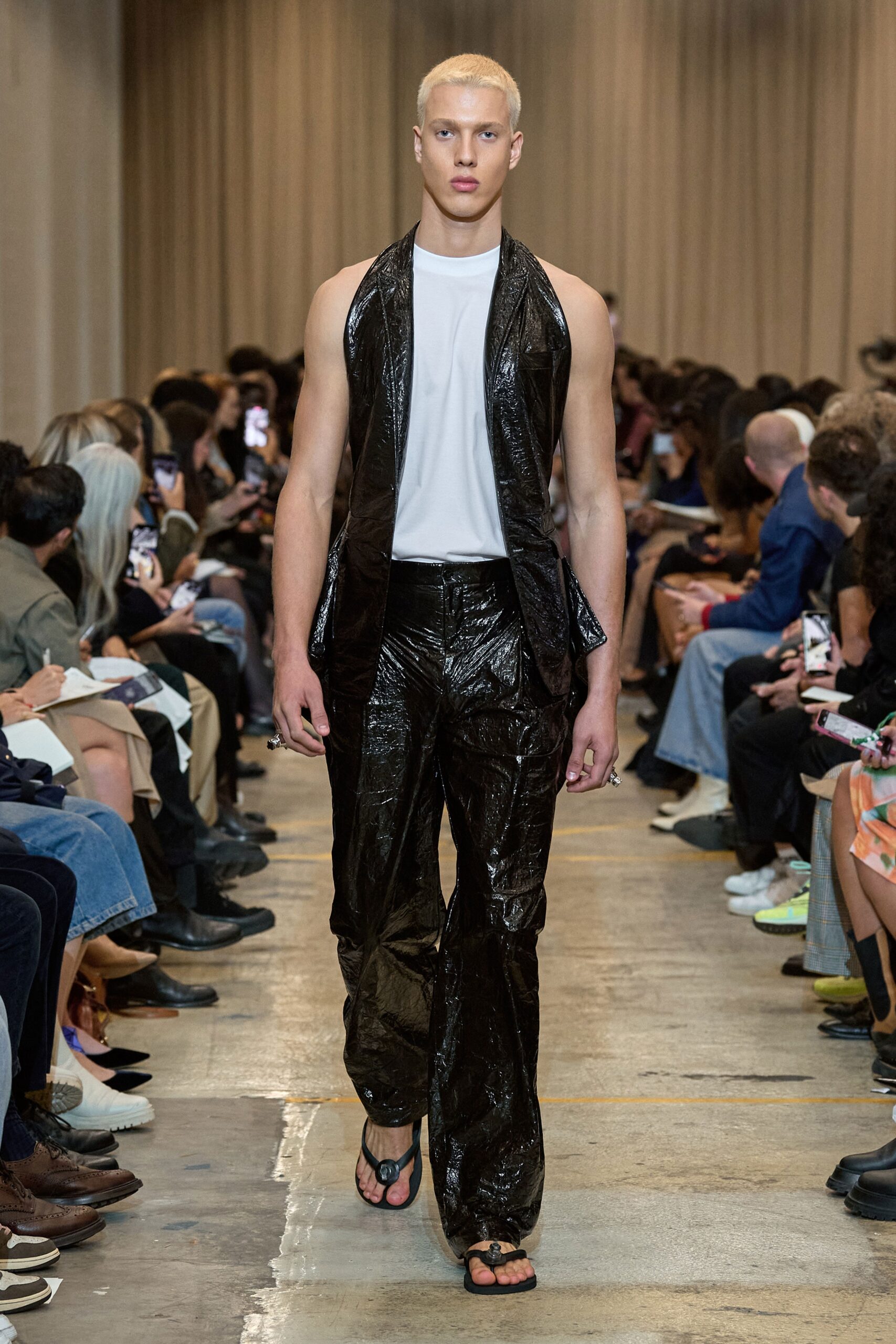 Burberry S/S 23 Look 557