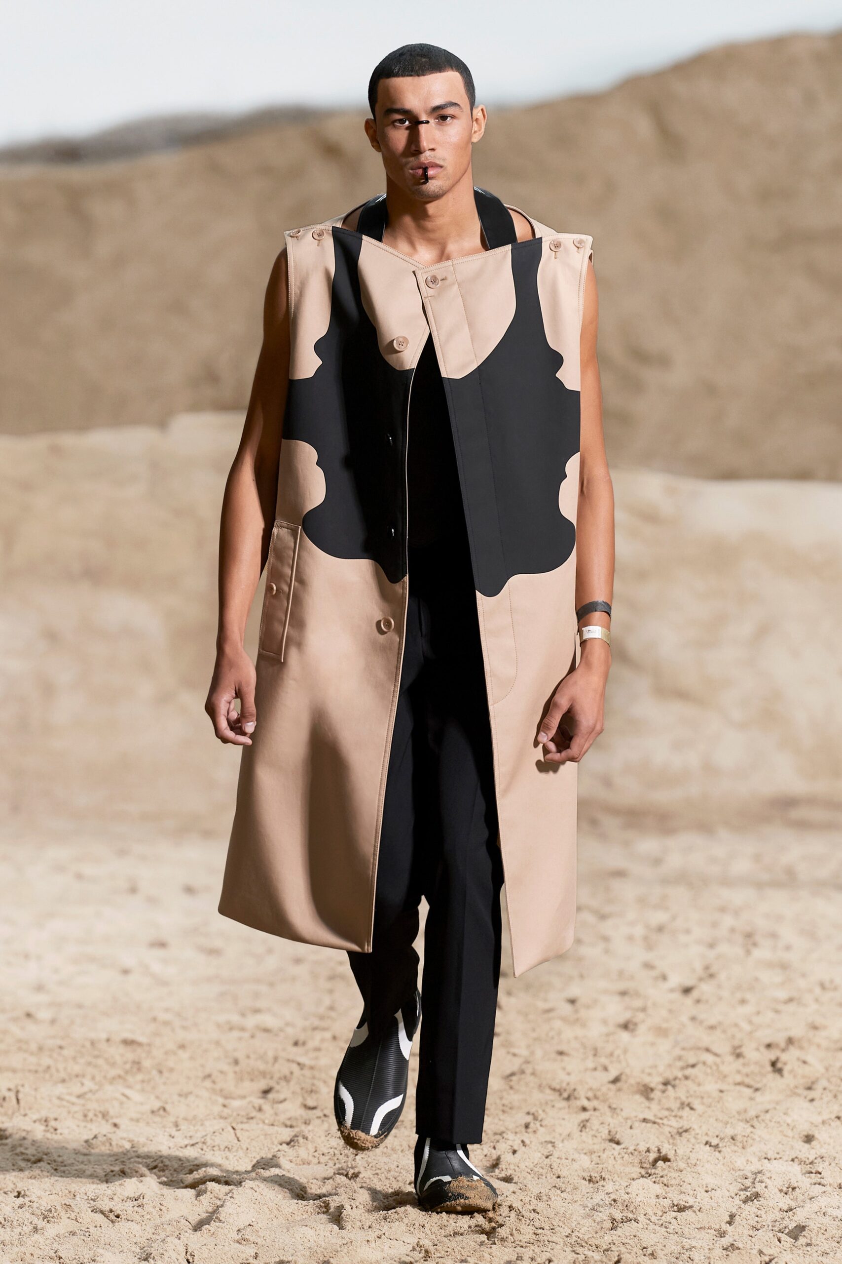 Burberry S/S 22 Menswear Look 608