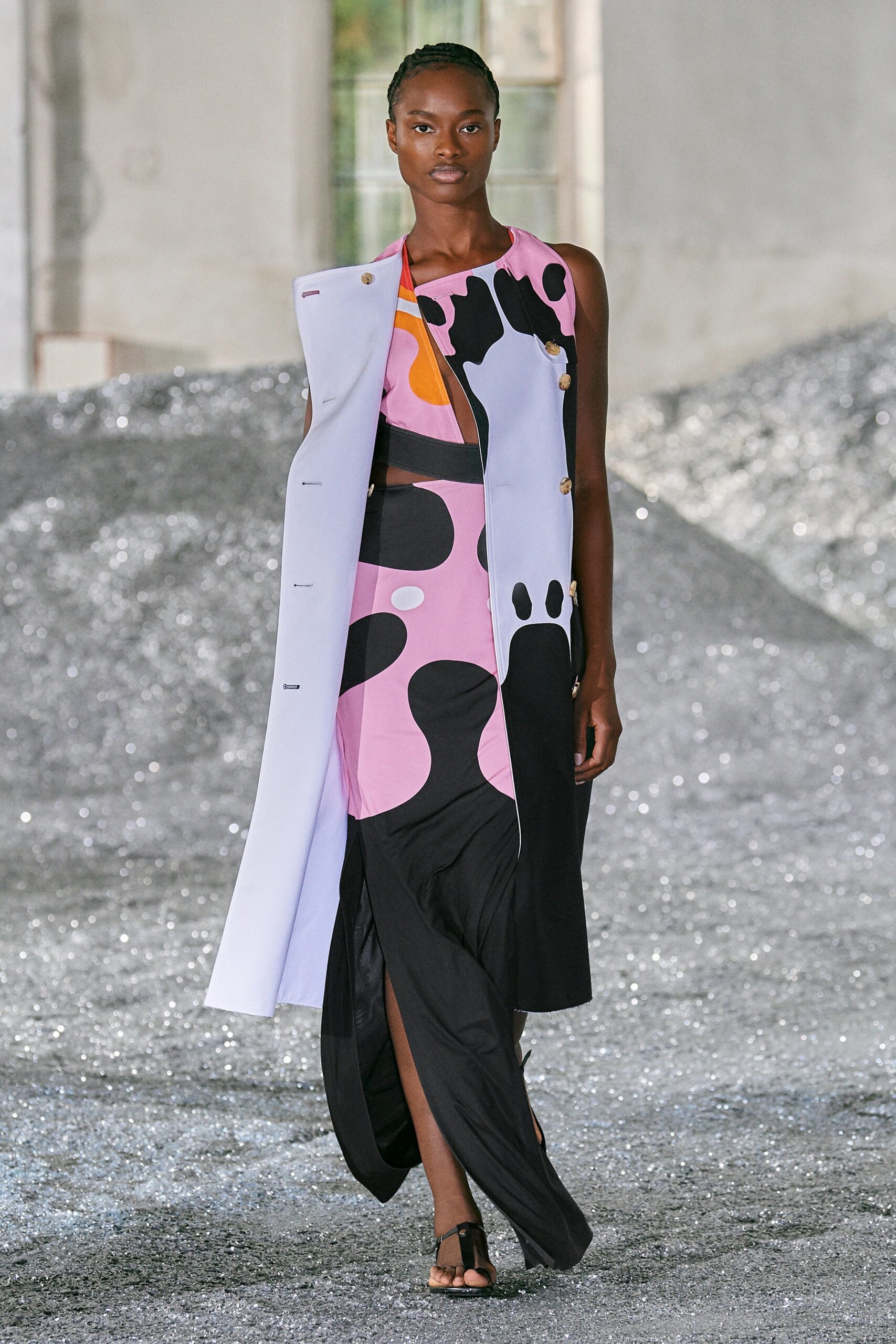 Burberry S/S 22 Look 588