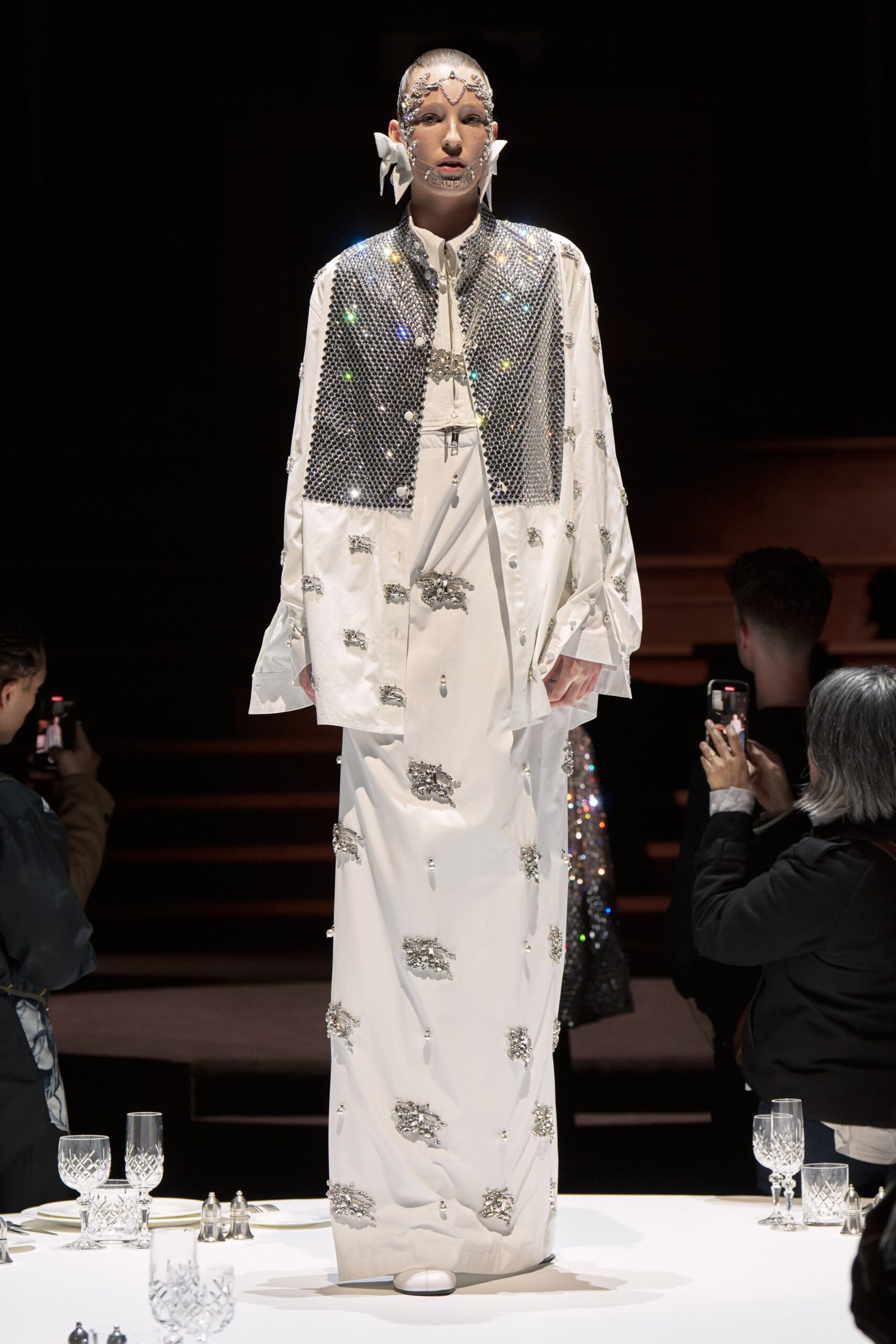 Burberry F/W 22 Look 723