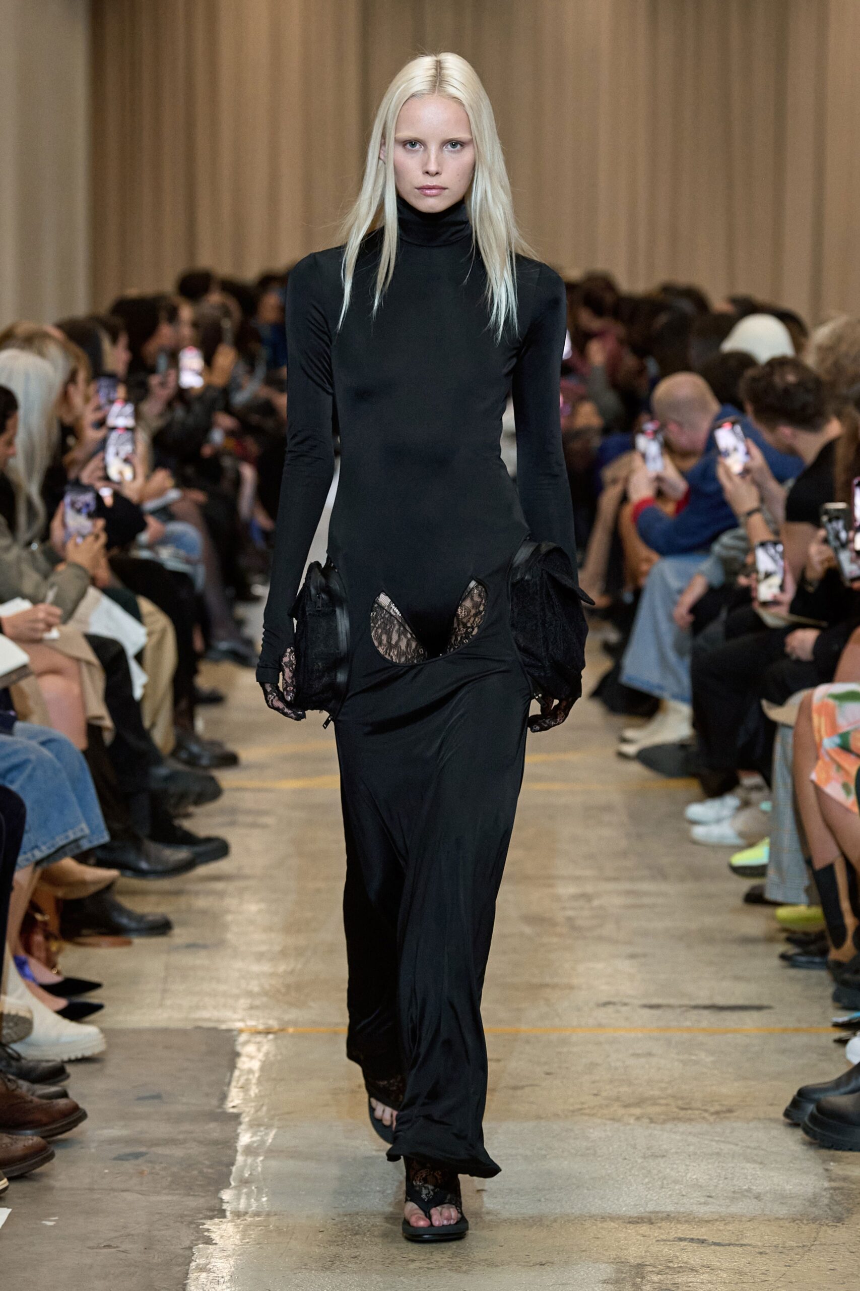 Burberry S/S 23 Look 682