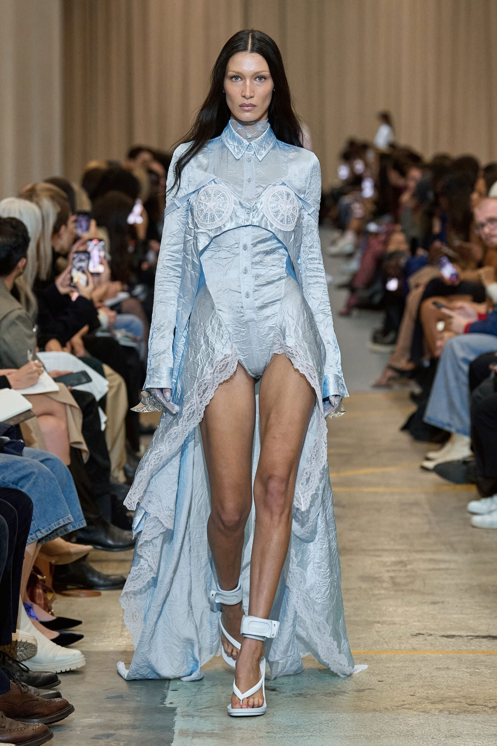 Burberry S/S 23 Look 694