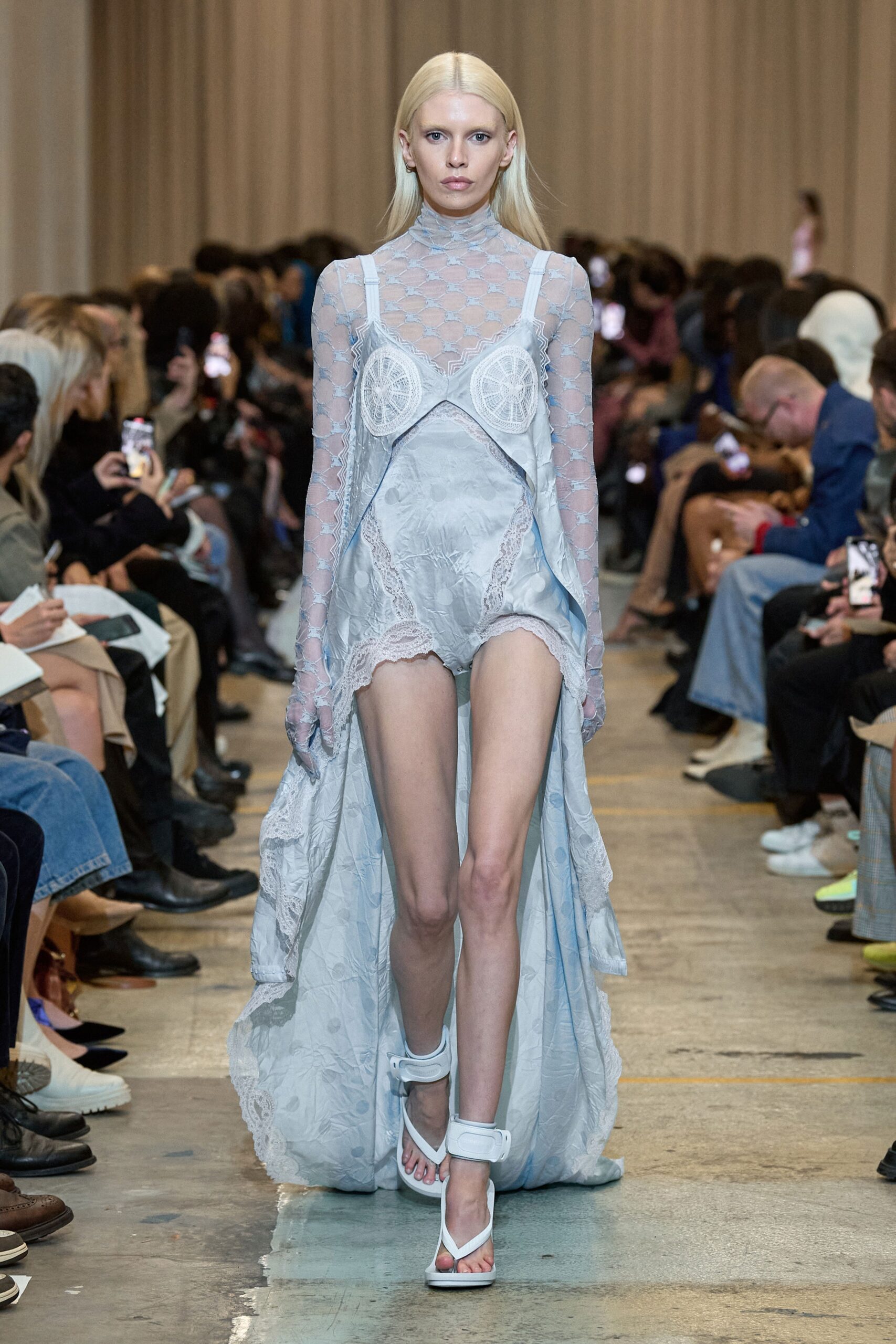 Burberry S/S 23 Look 721