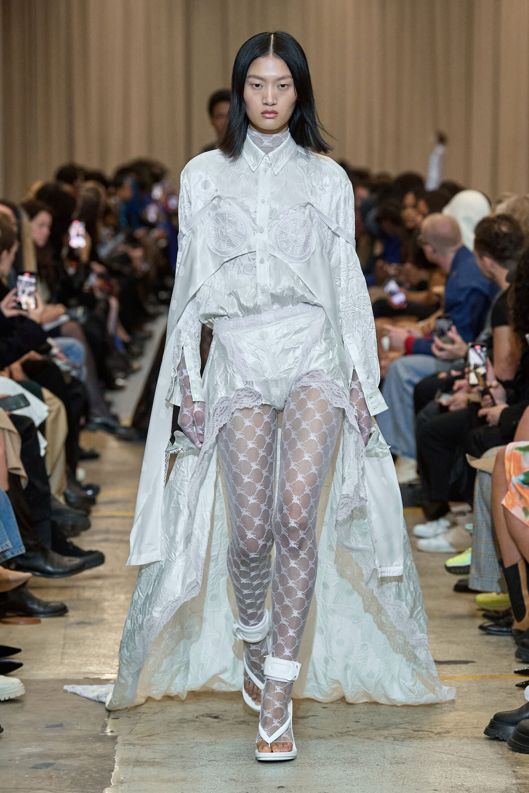 Burberry S/S 23 Look 733