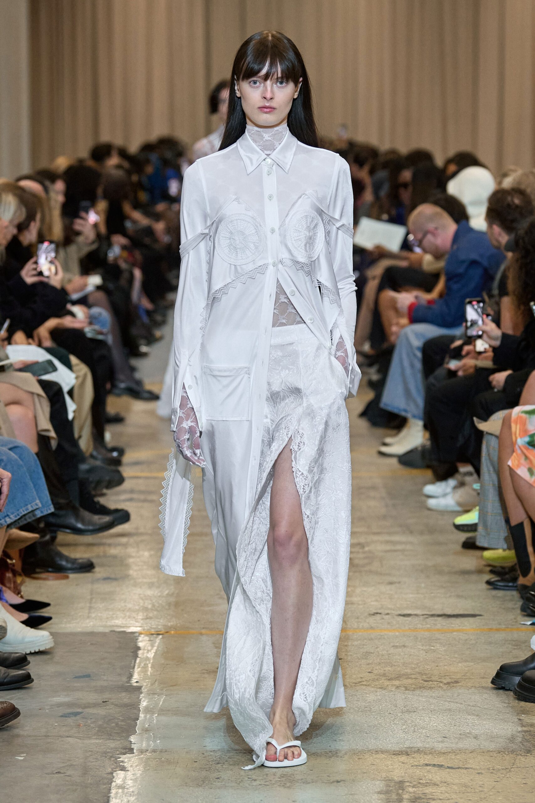 Burberry S/S 23 Look 774