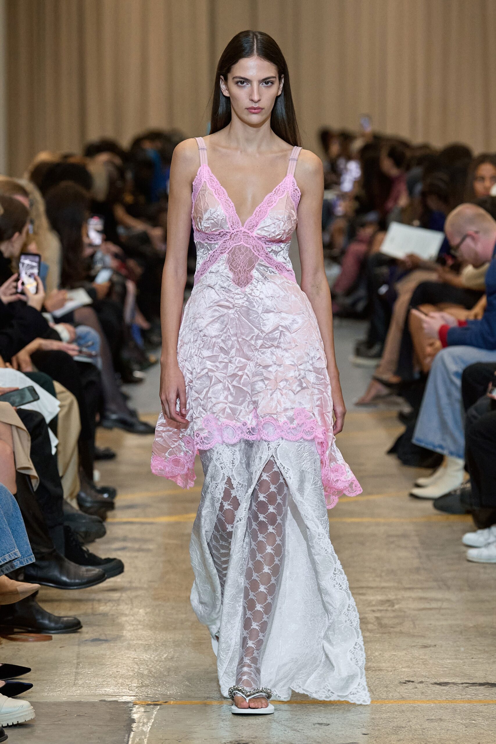 Burberry S/S 23 Look 803