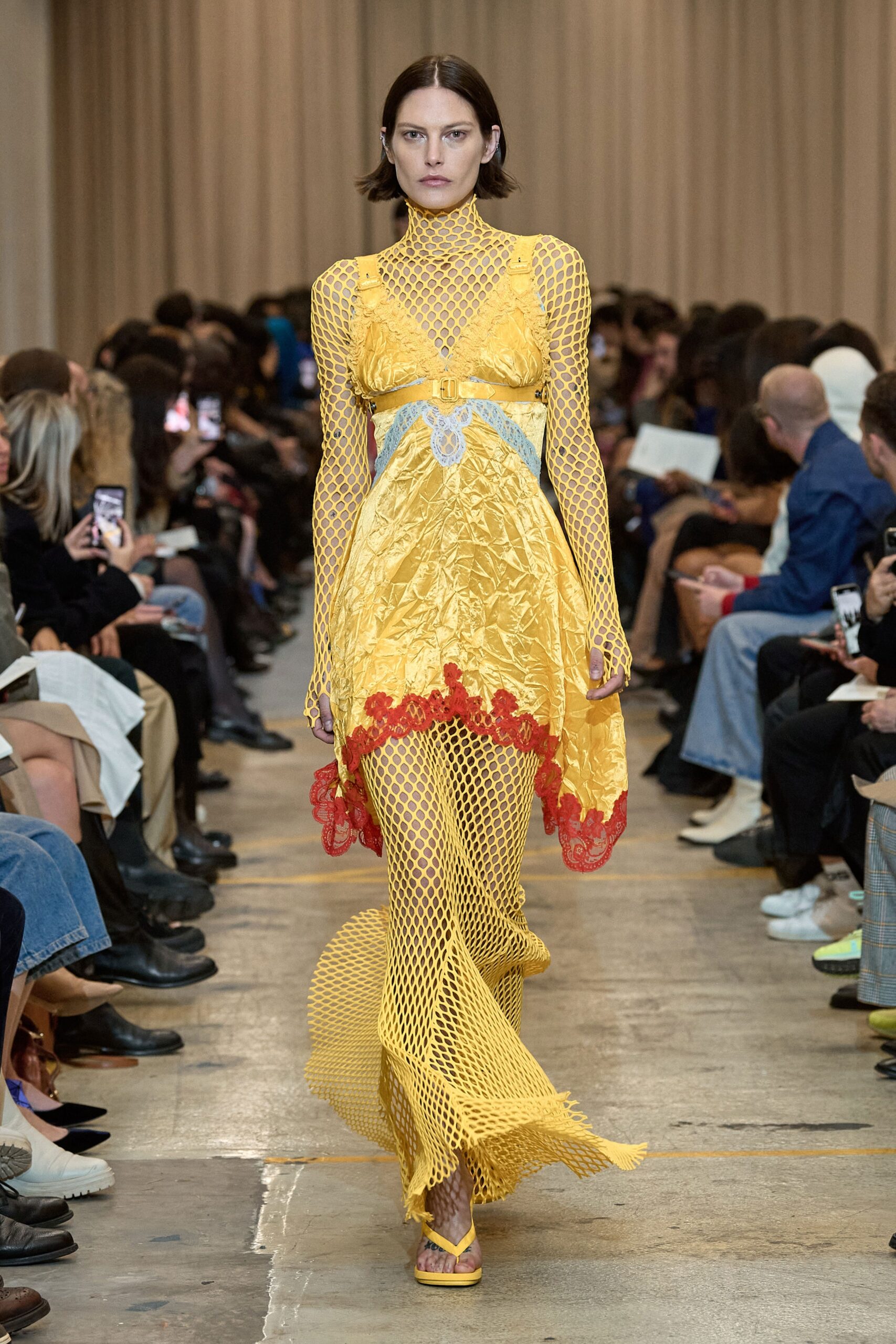 Burberry S/S 23 Look 865
