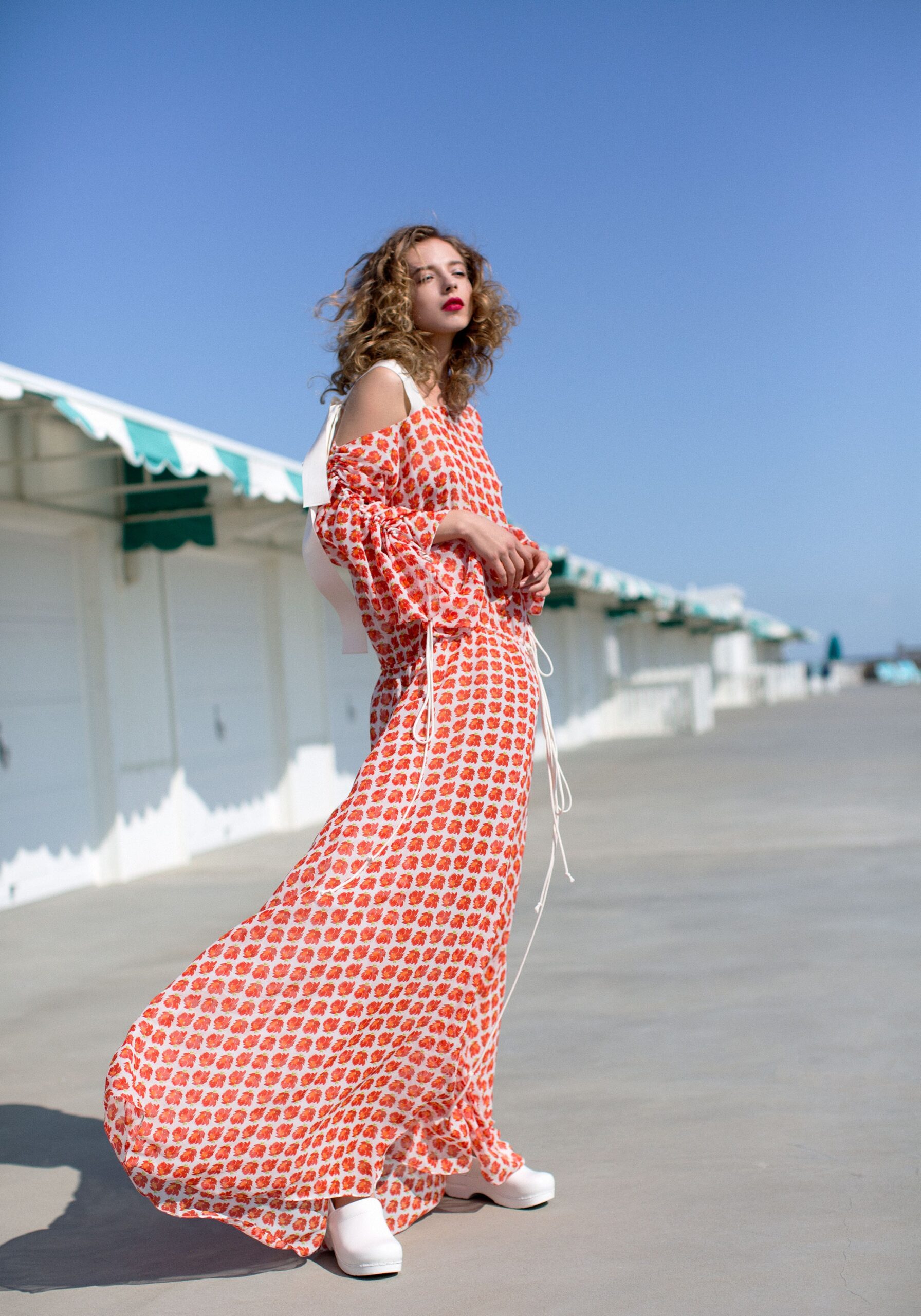 white unknown long-sleeve asymmetric floral ruched flowing maxi-dress
