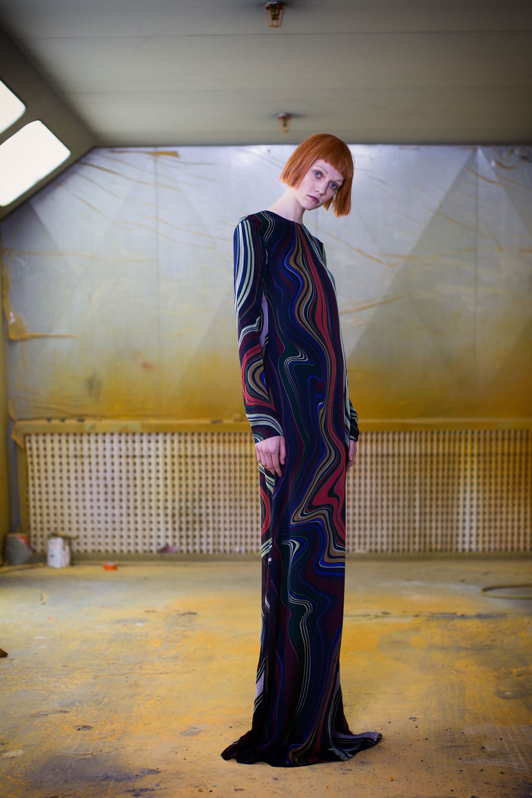 marbled swirl print long-sleeve gown