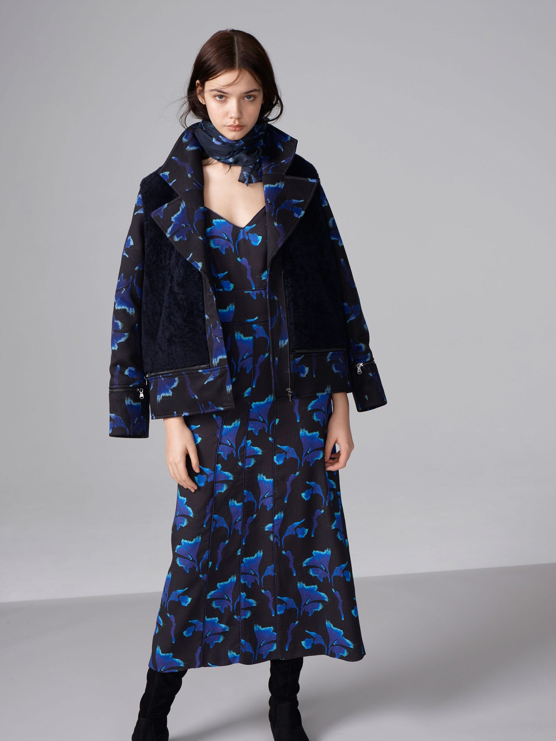black unknown spaghetti-strap v-neck printed flowing maxi maxi-dress