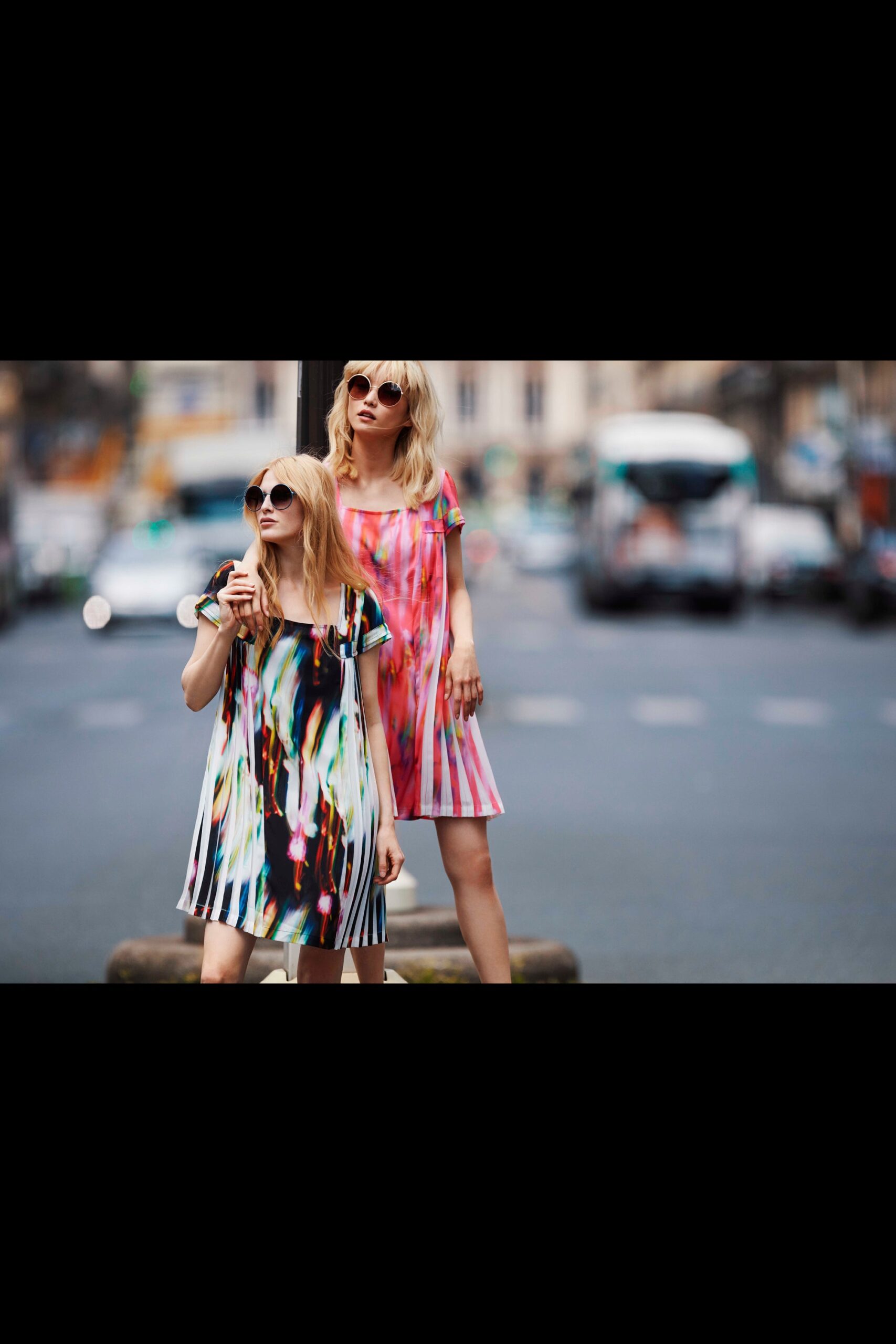multi unknown short-sleeve square-neck printed pleated flowing mini-dress