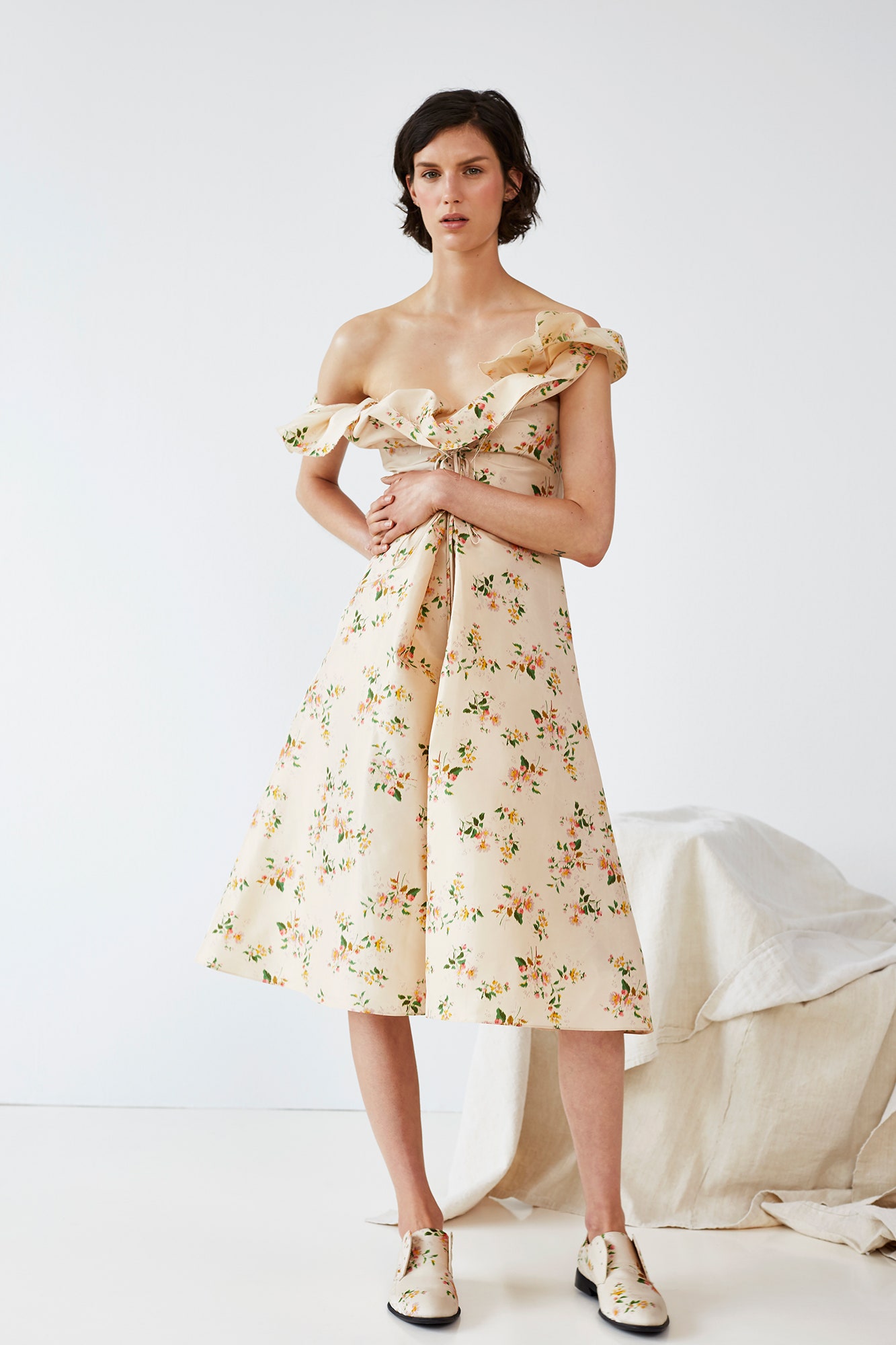 ivory unknown off-shoulder sleeveless floral ruffled midi midi-dress