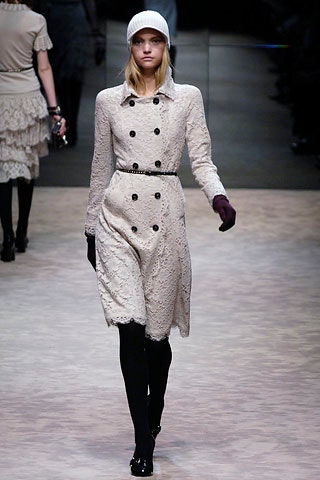 Burberry F/W 06 Look 292