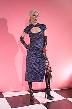 Betsey Johnson S/S 00 Look 113