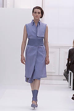 Burberry S/S 01 Look 1