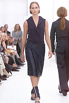 Burberry S/S 01 Look 123