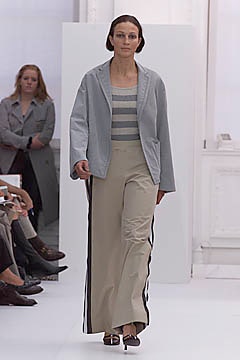 Burberry S/S 01 Look 145