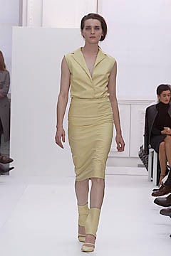 Burberry S/S 01 Look 185