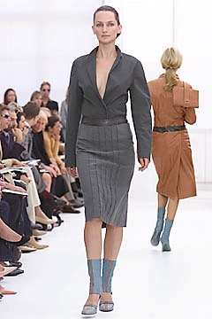 Burberry S/S 01 Look 230